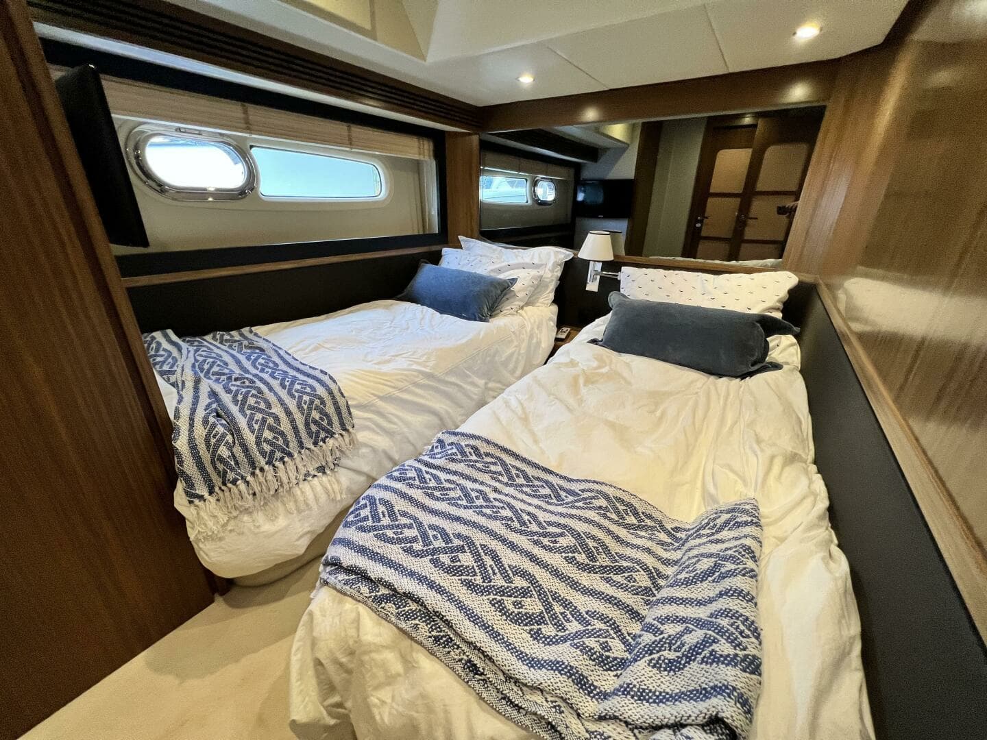 2017 Azimut Magellano - Image 34