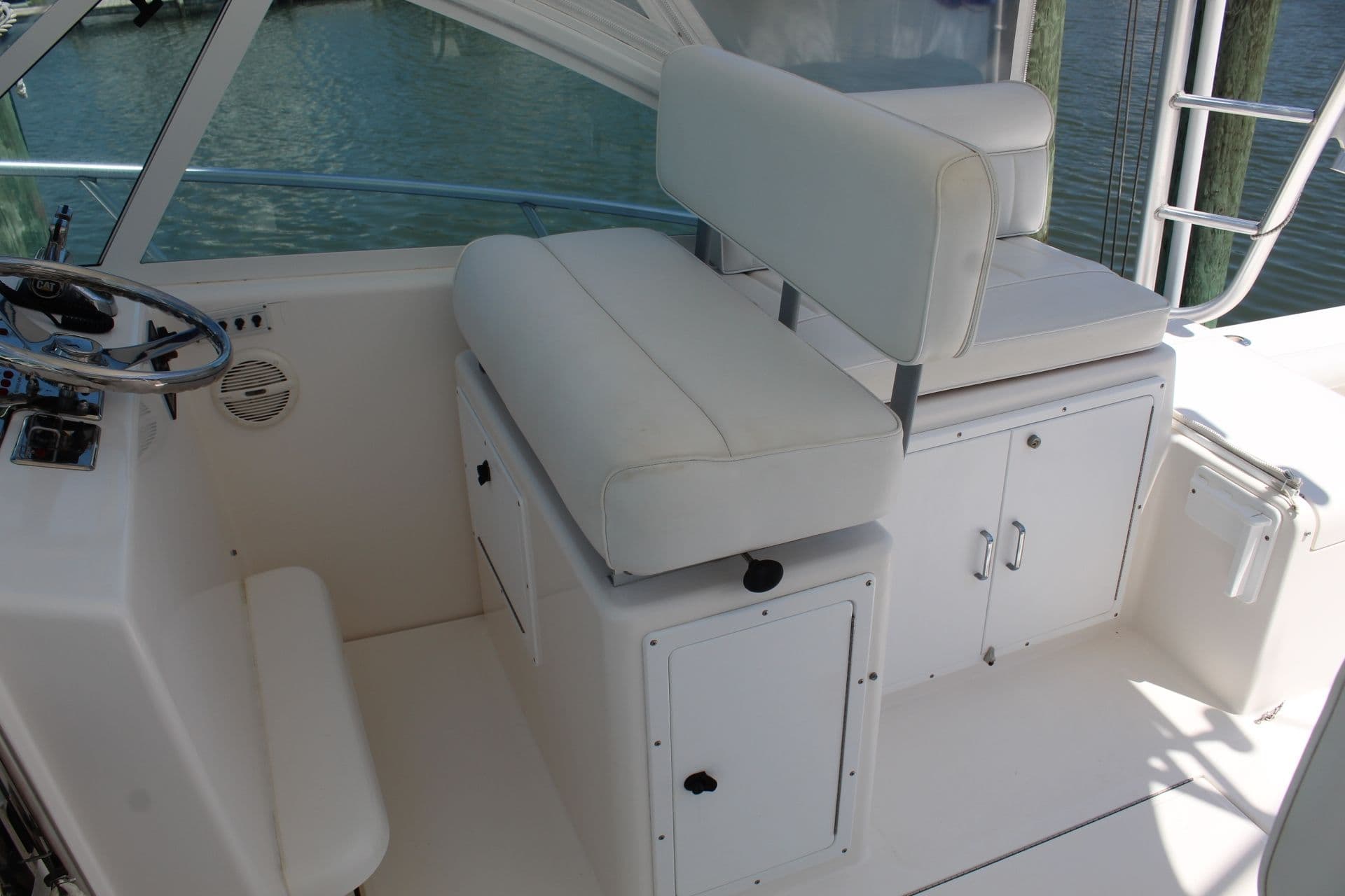 2005 Cabo 32 Express - 28