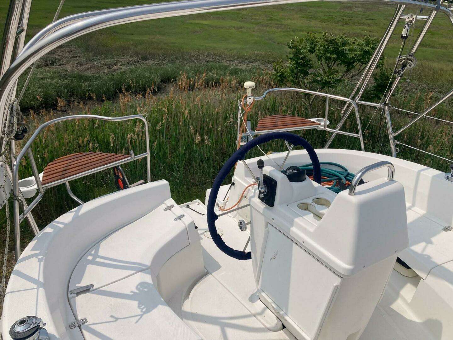 2000 Hunter 320 - Image 8