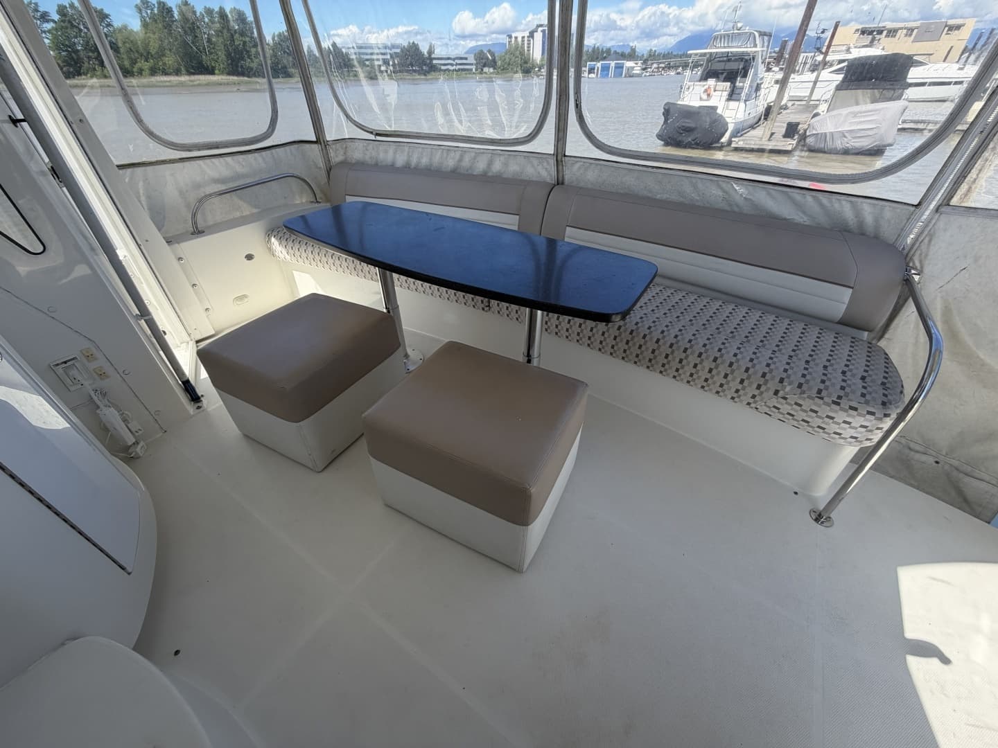 2008 Carver 47MY - Image 32