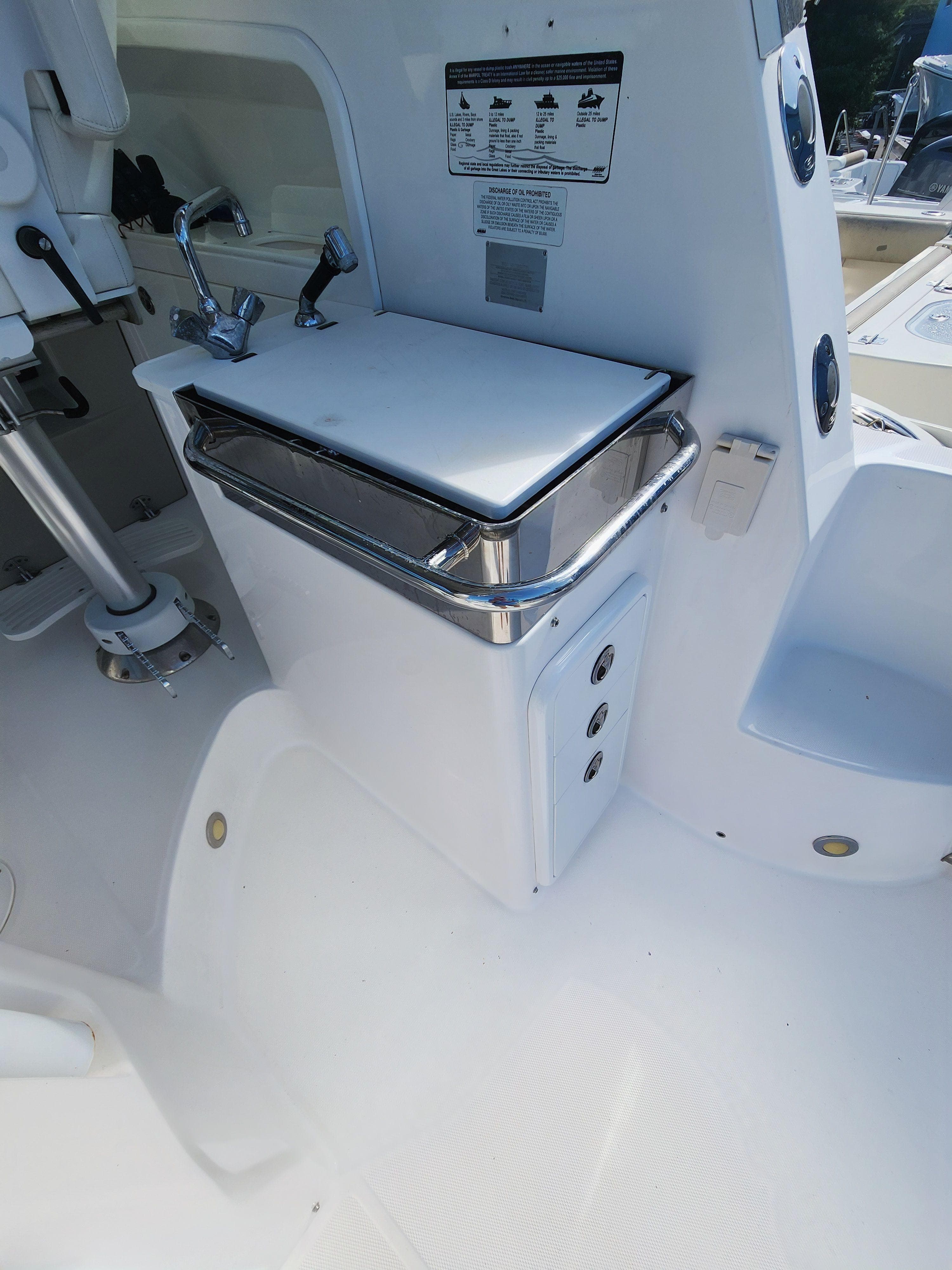 2016 EVERGLADES 320 EX - Image 19