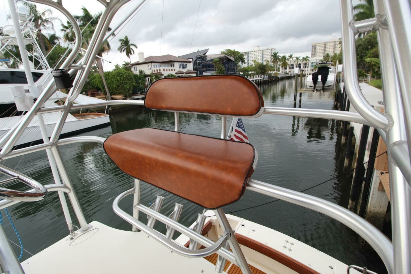 2006 Albemarle 320 Express - Image 22