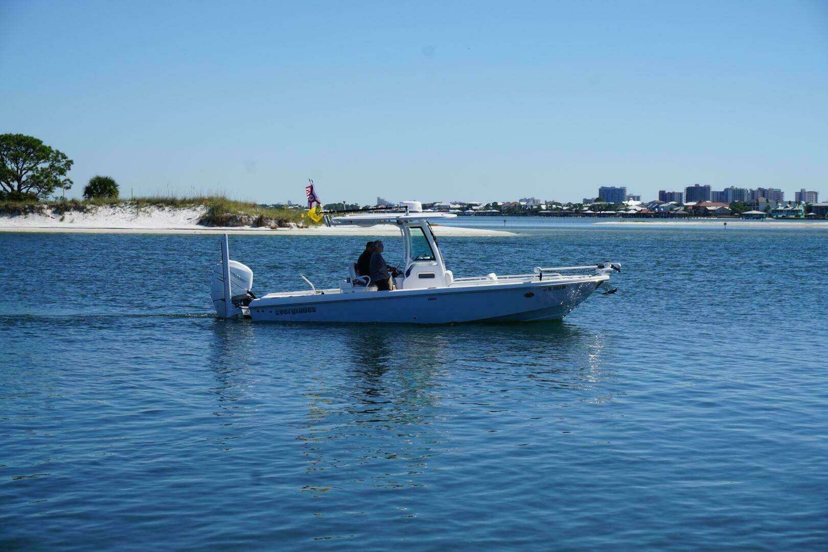 2022 Everglades 253 Center Console - Image 30