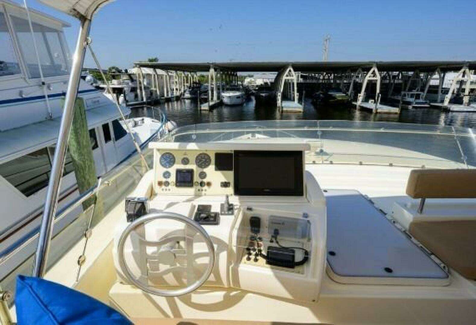 2000 Ferretti Yachts 72 Motoryacht - Image 7