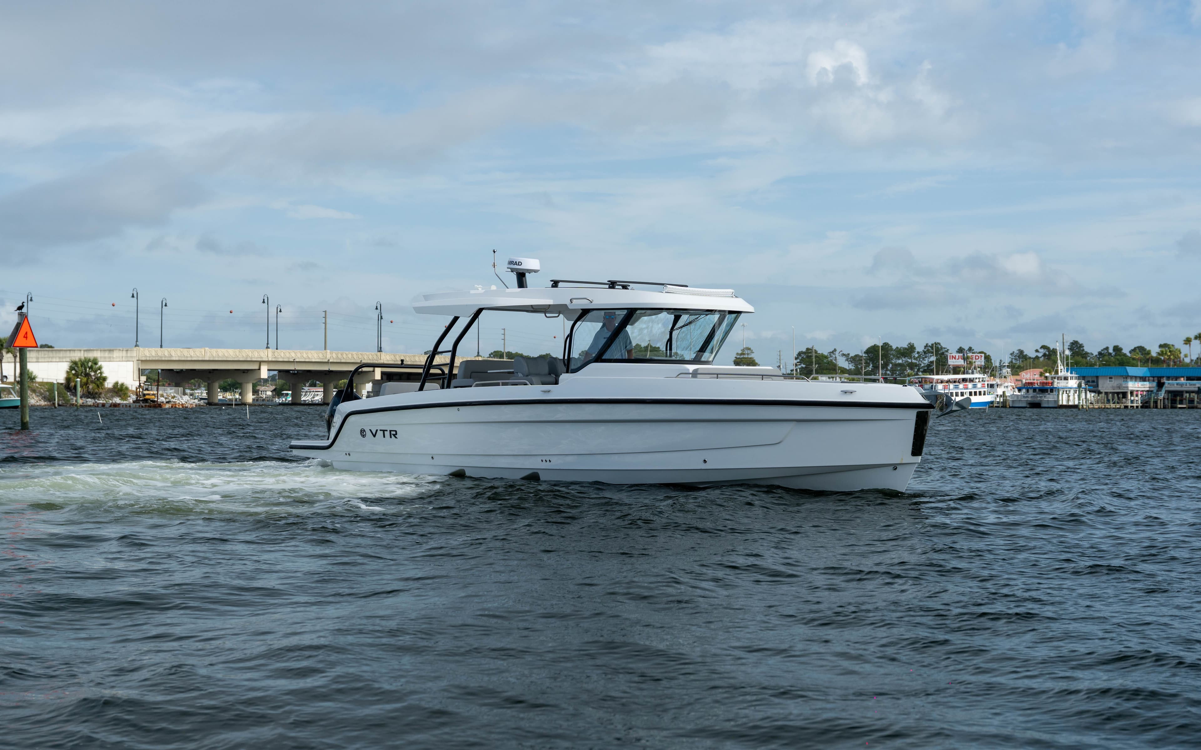2026 Cruisers Yachts 38 VTR - 5