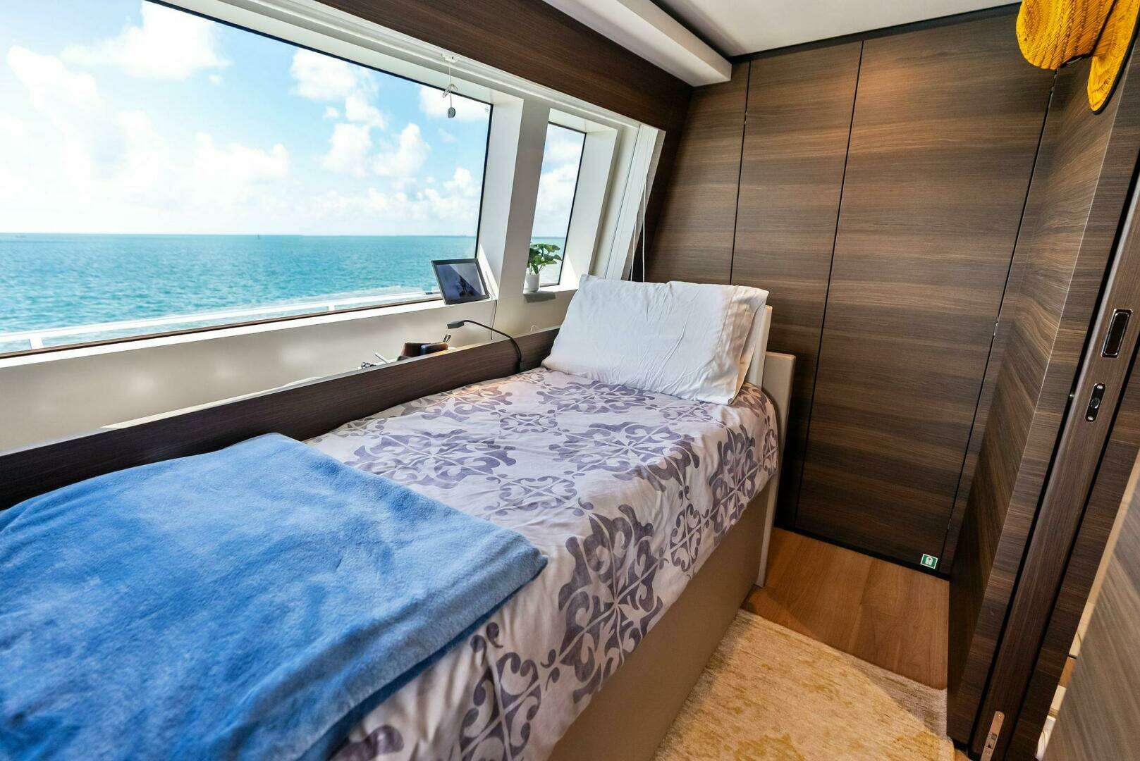 2023 Custom Line 33 Navetta - Image 107