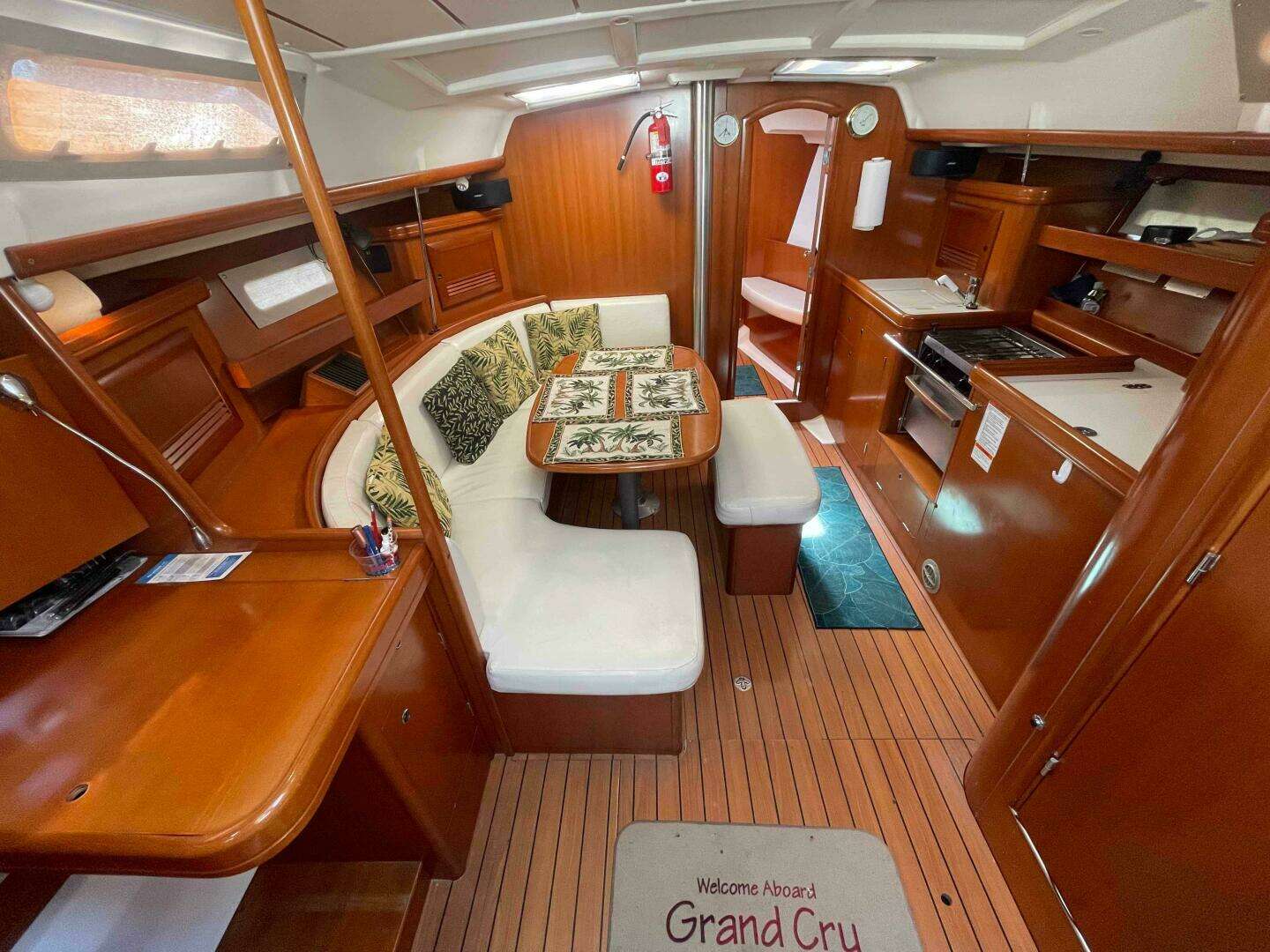 2006 Beneteau 393 - Image 15