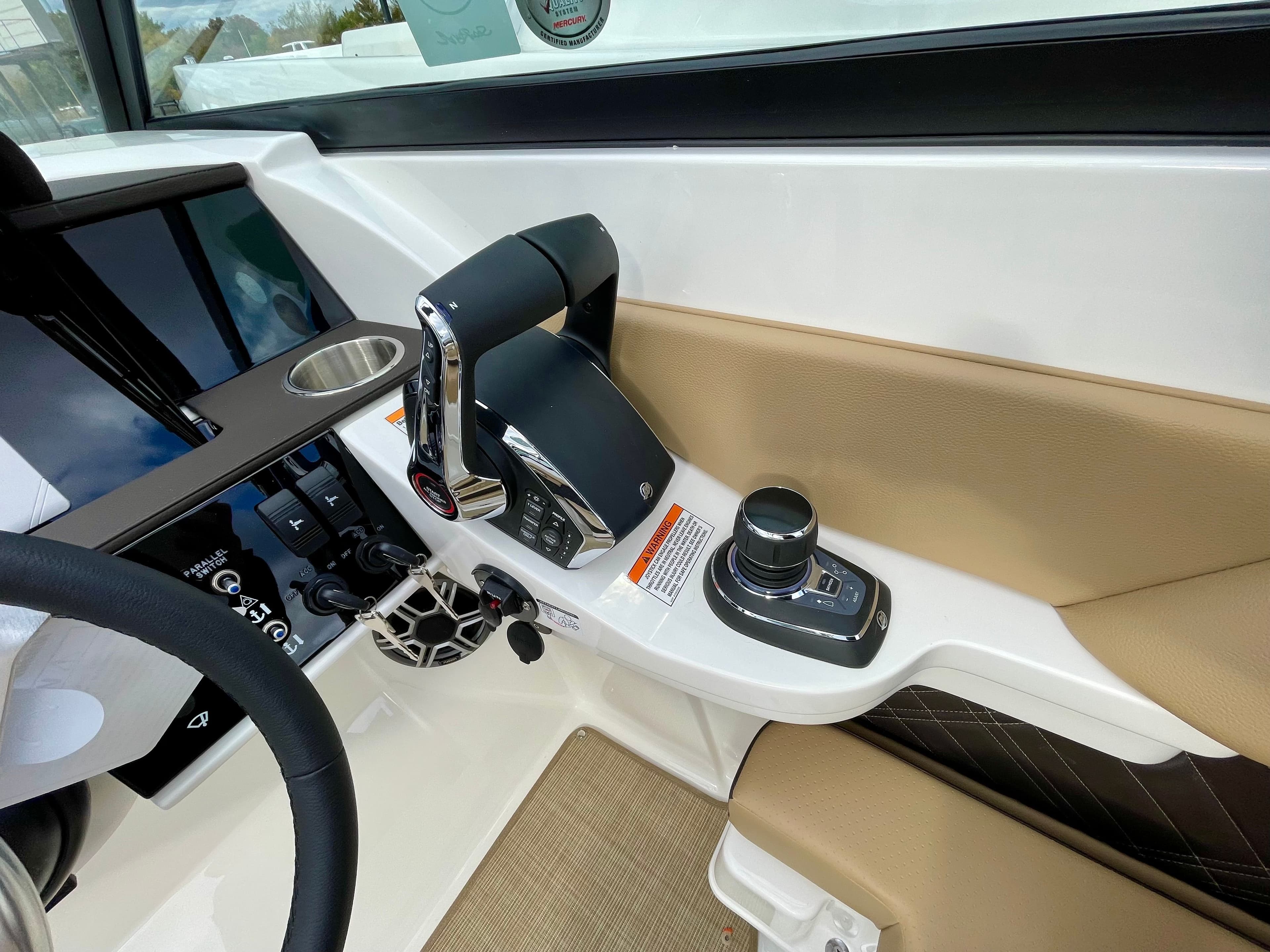 2026 Sea Ray SDX 290 Outboard - 10