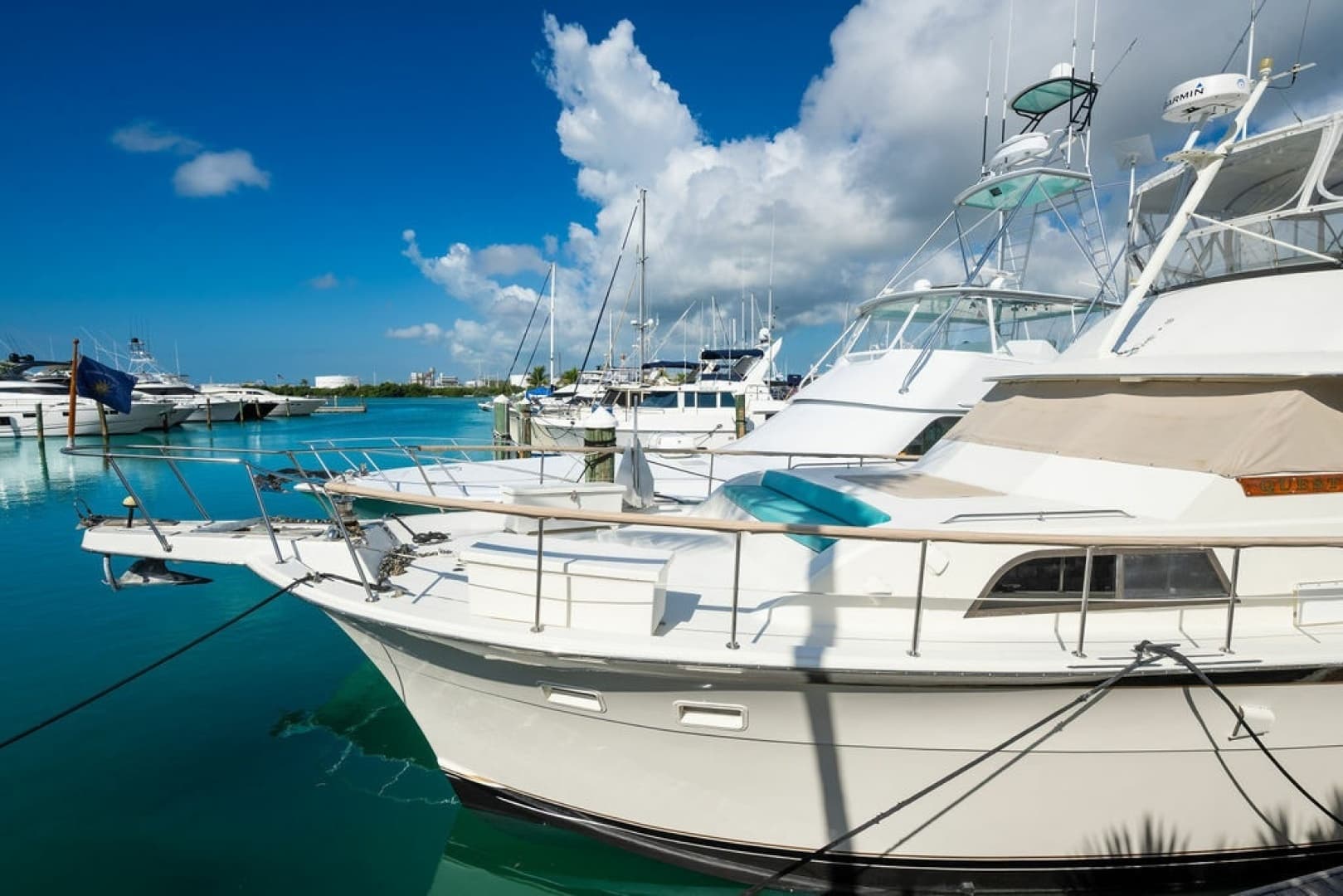 1979 Hatteras Yacht Fish - Image 3