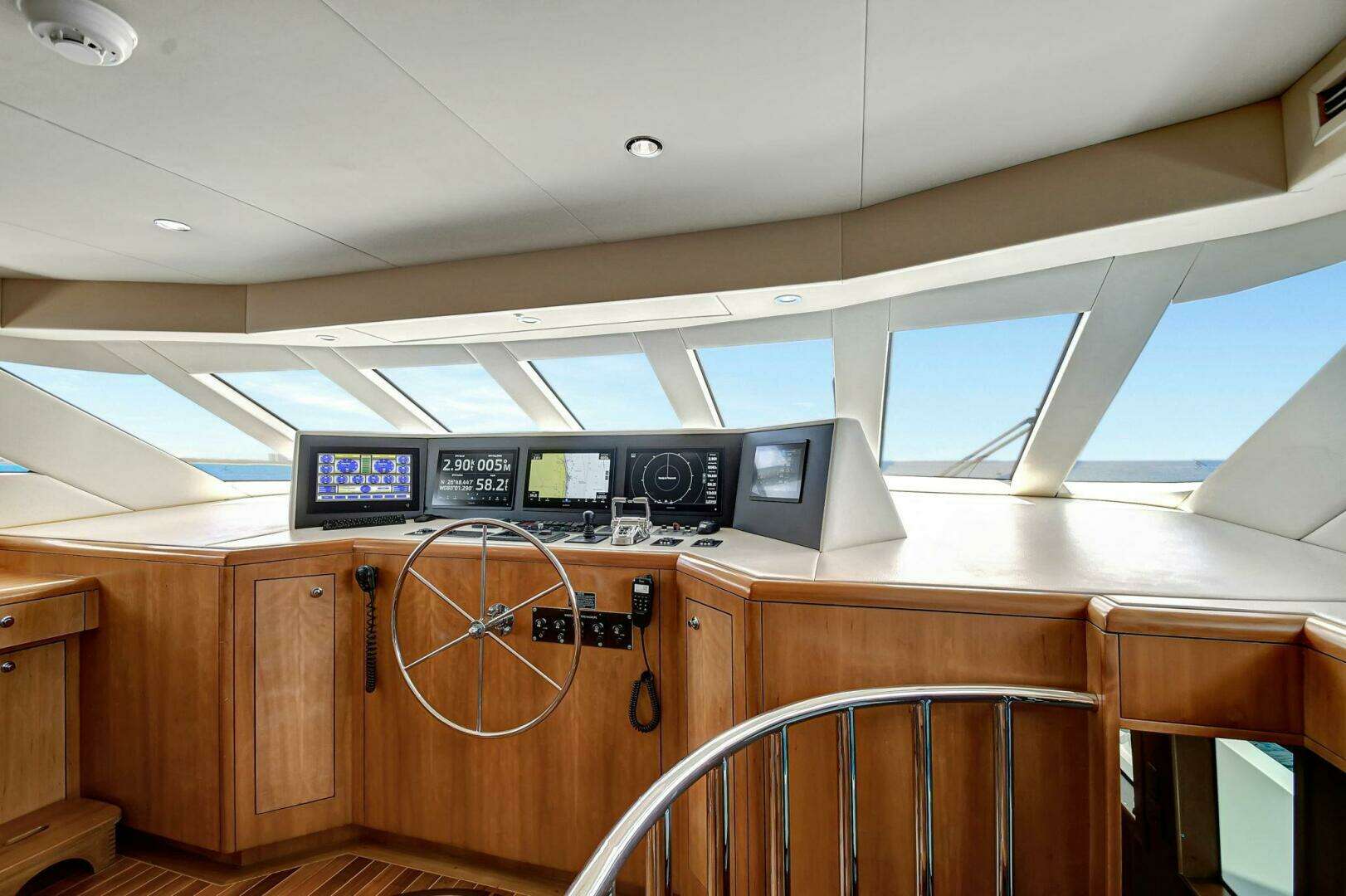2005 Hatteras — - Image 19