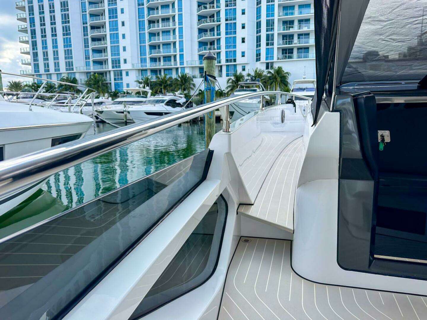 2023 Azimut Verve 47 - Image 16