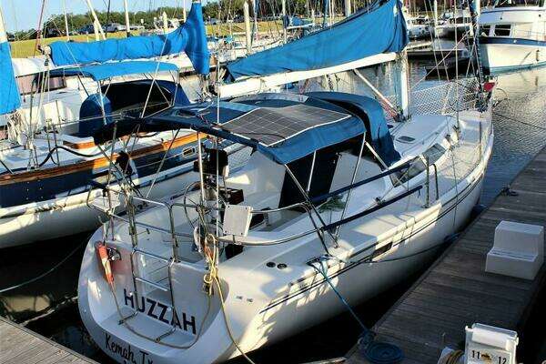 1996 Catalina 320 - Image 1
