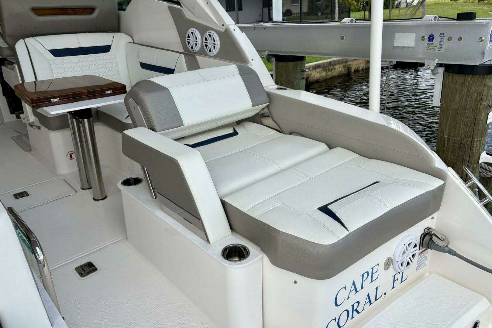 2024 Tiara Sport 34 LX - Image 7