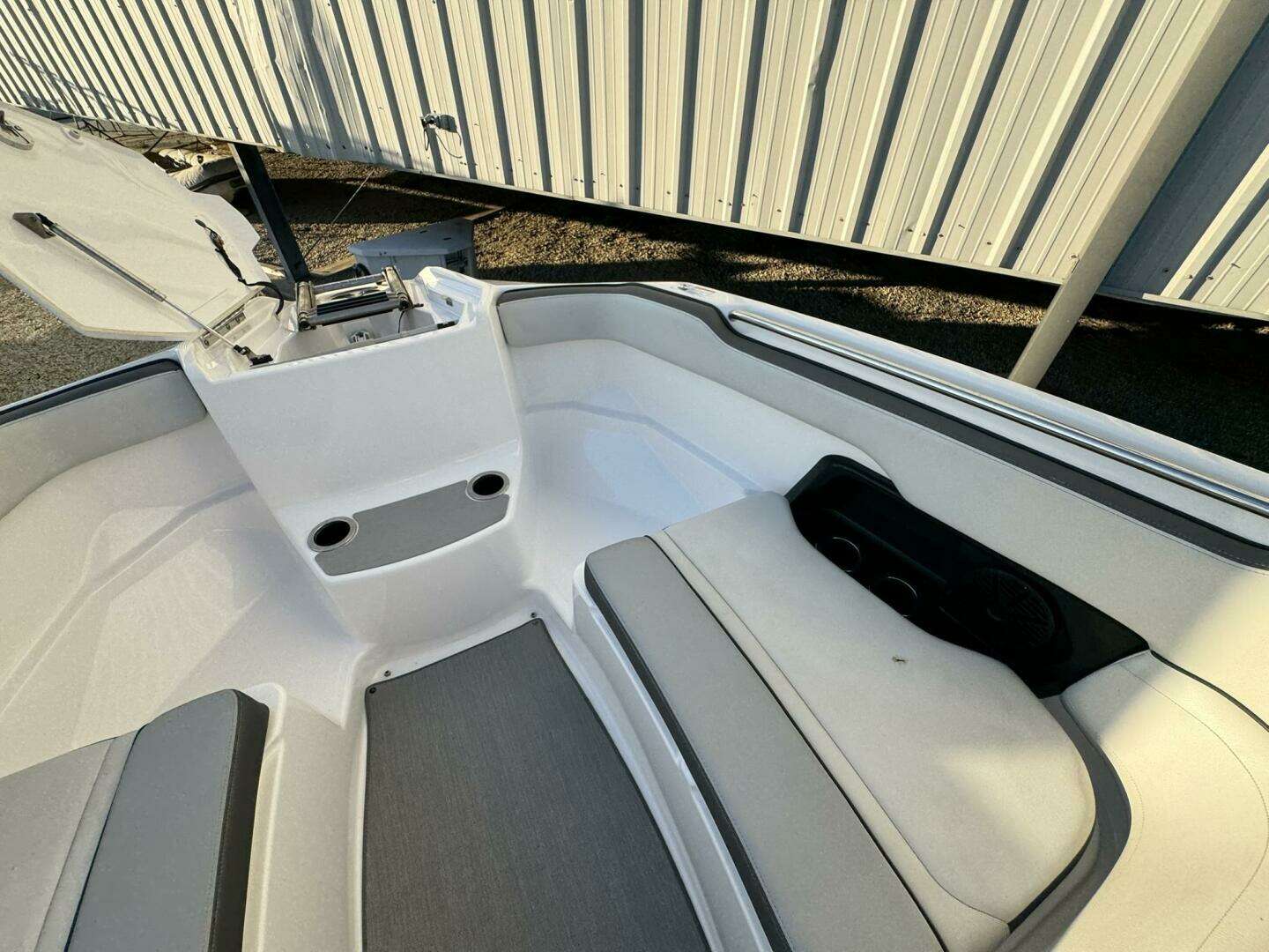 2021 Yamaha Boats AR 250 - Image 28
