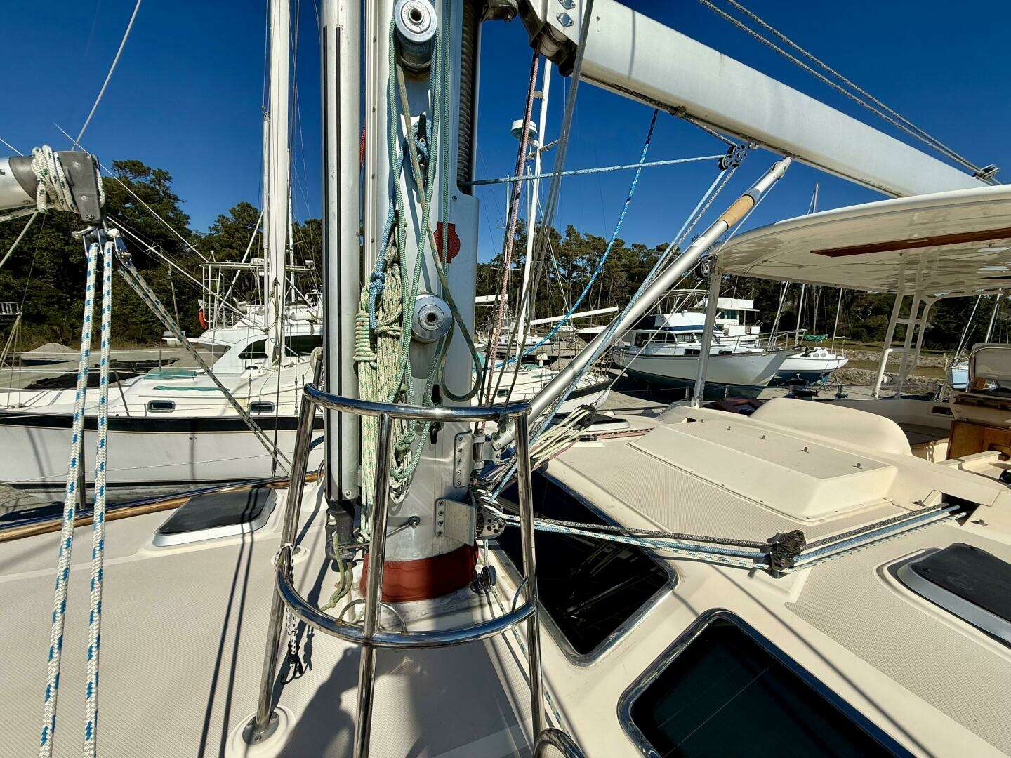 2005 Island Packet 485 - Image 15