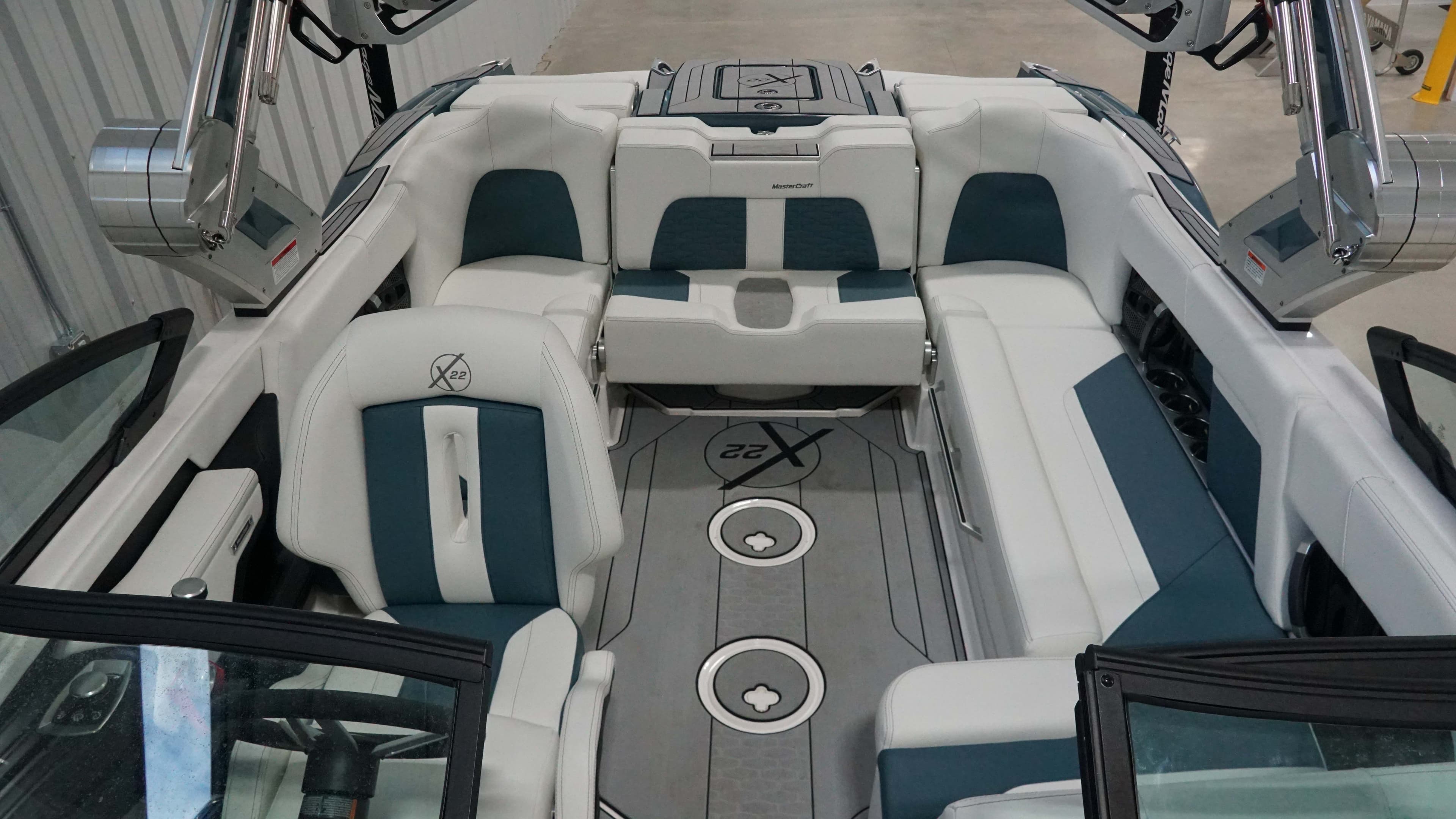 2025 MasterCraft X22 - 32