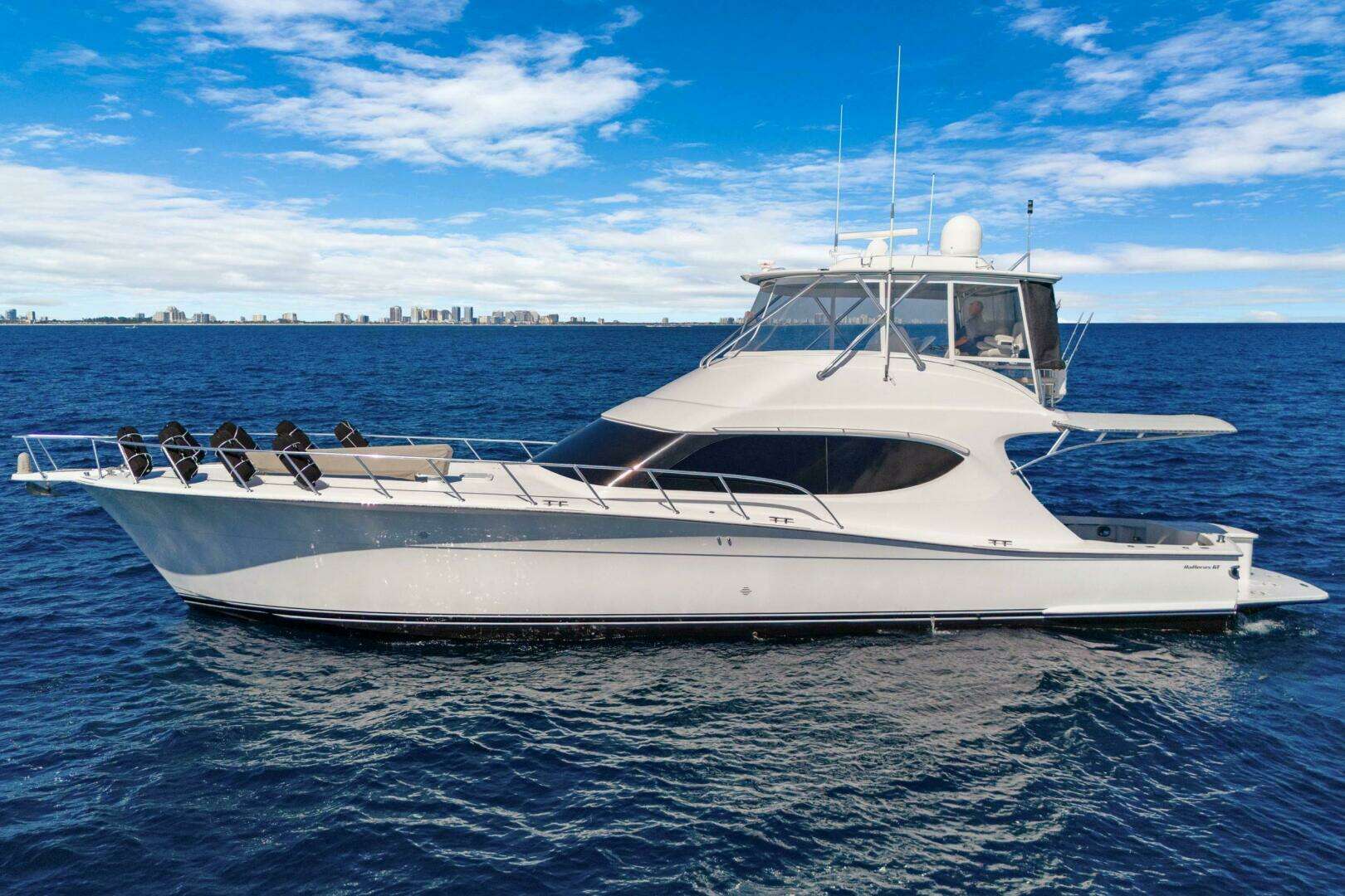2016 Hatteras GT63 - Image 3