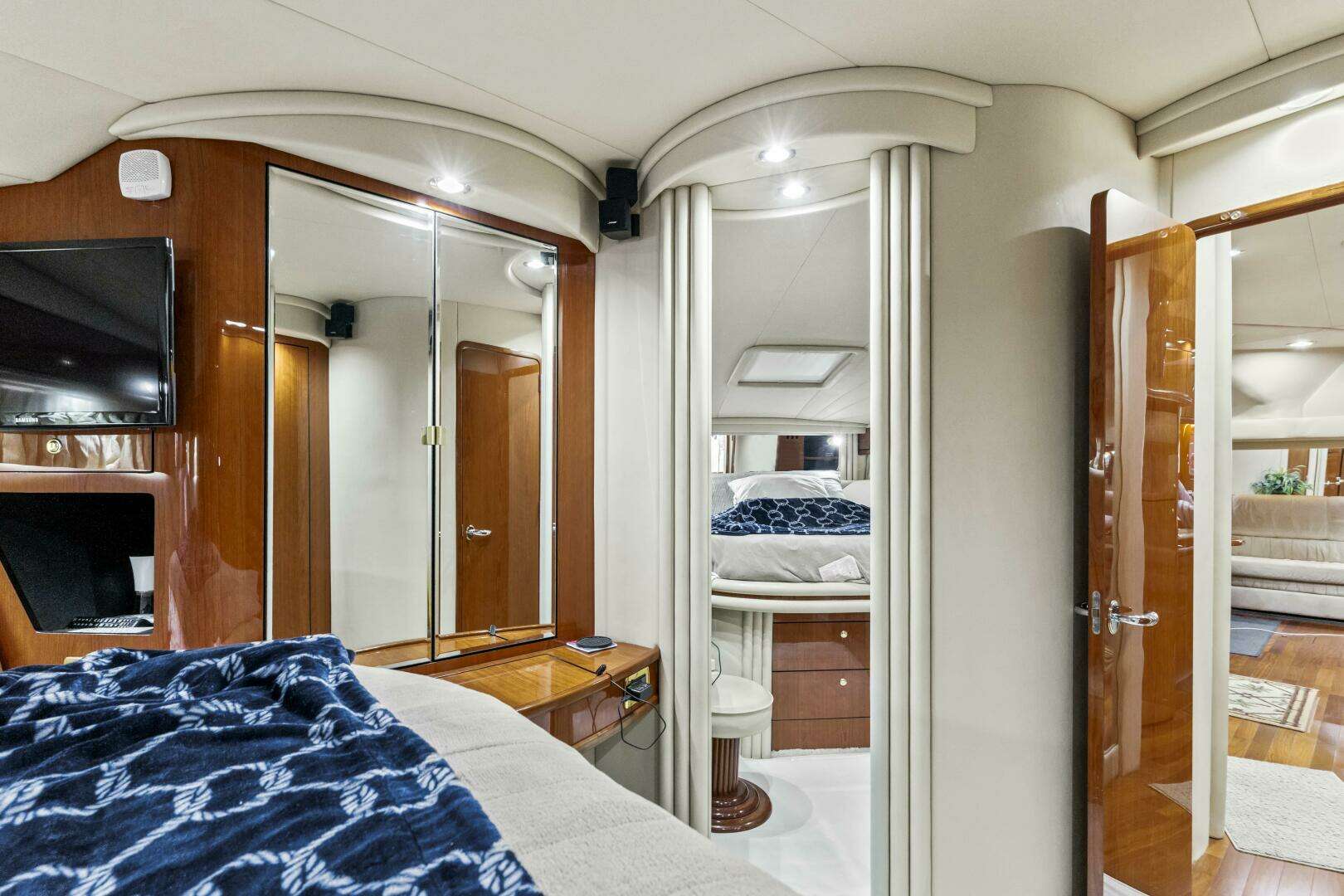 2001 Sea Ray 510 Sundancer - Image 8