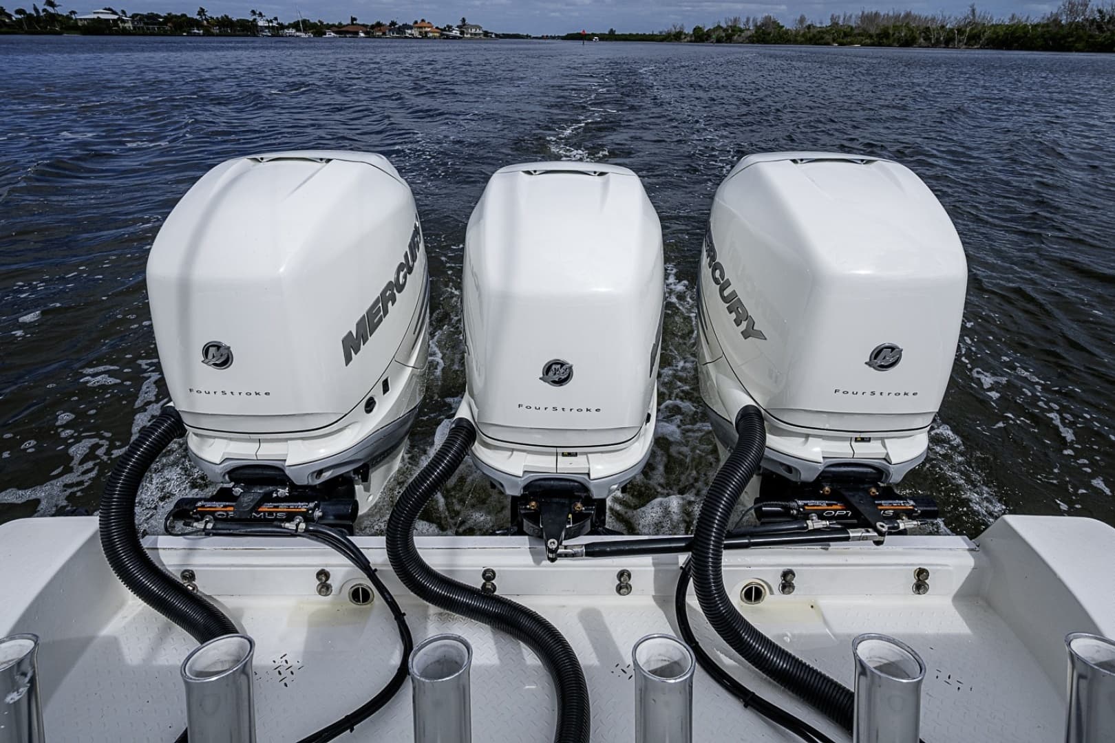 2009 Everglades 350 CC - Image 17