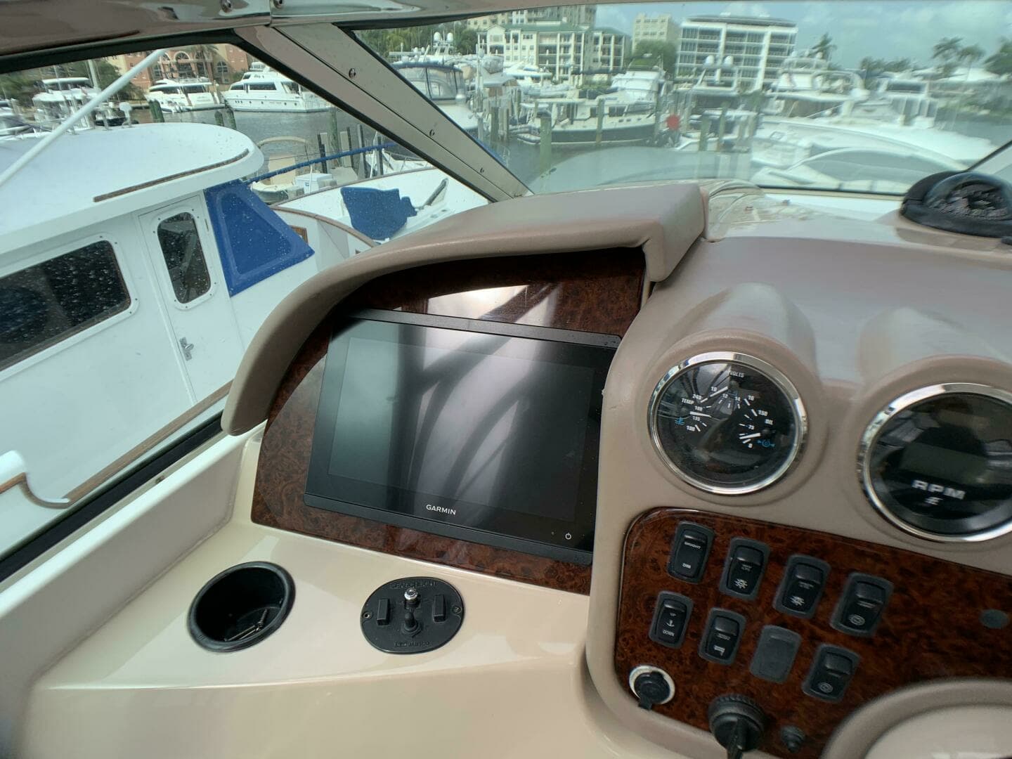 2006 Carver 56 Voyager - Image 8
