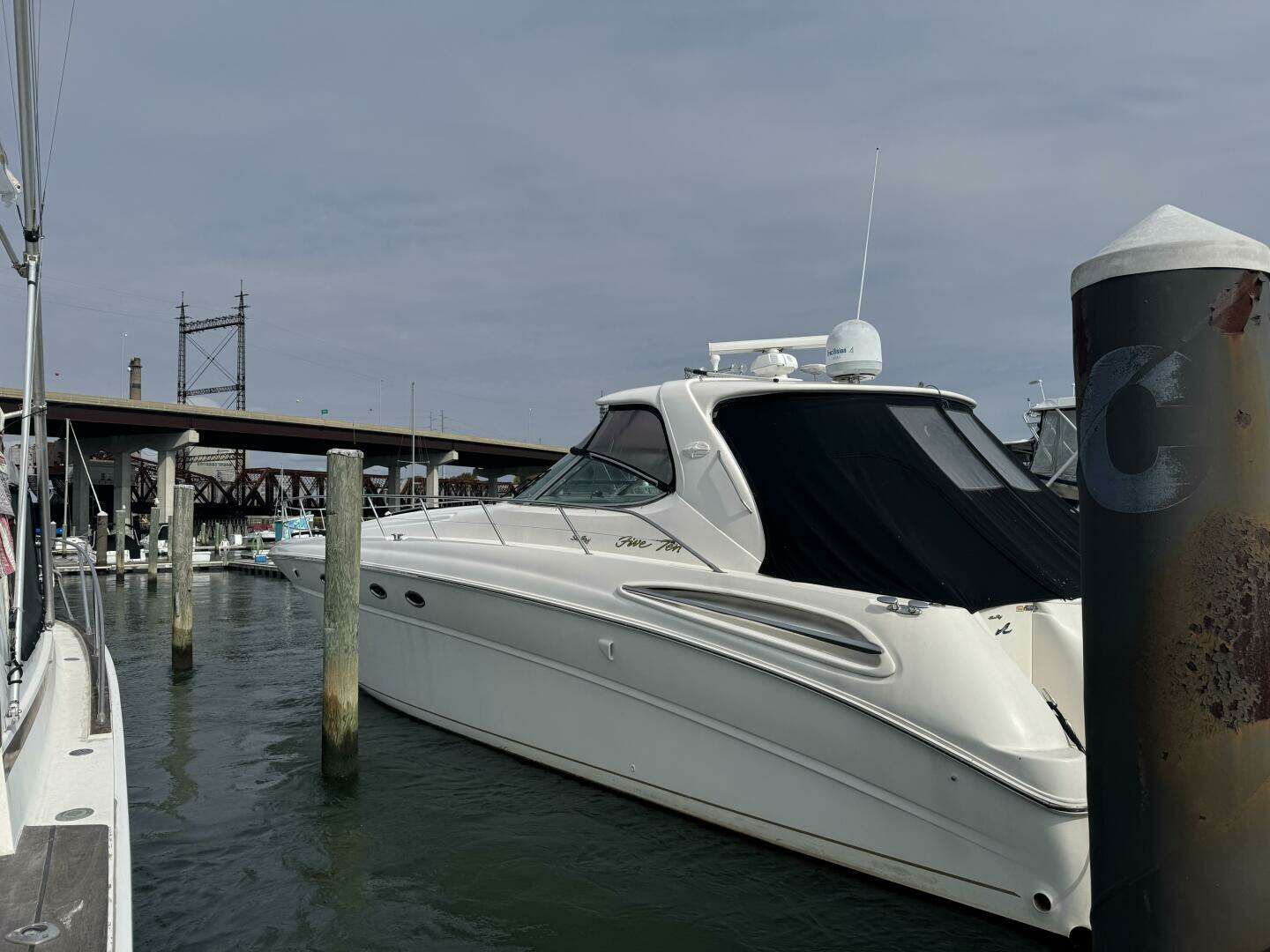 2001 Sea Ray 510 SUNDANCER - Image 4