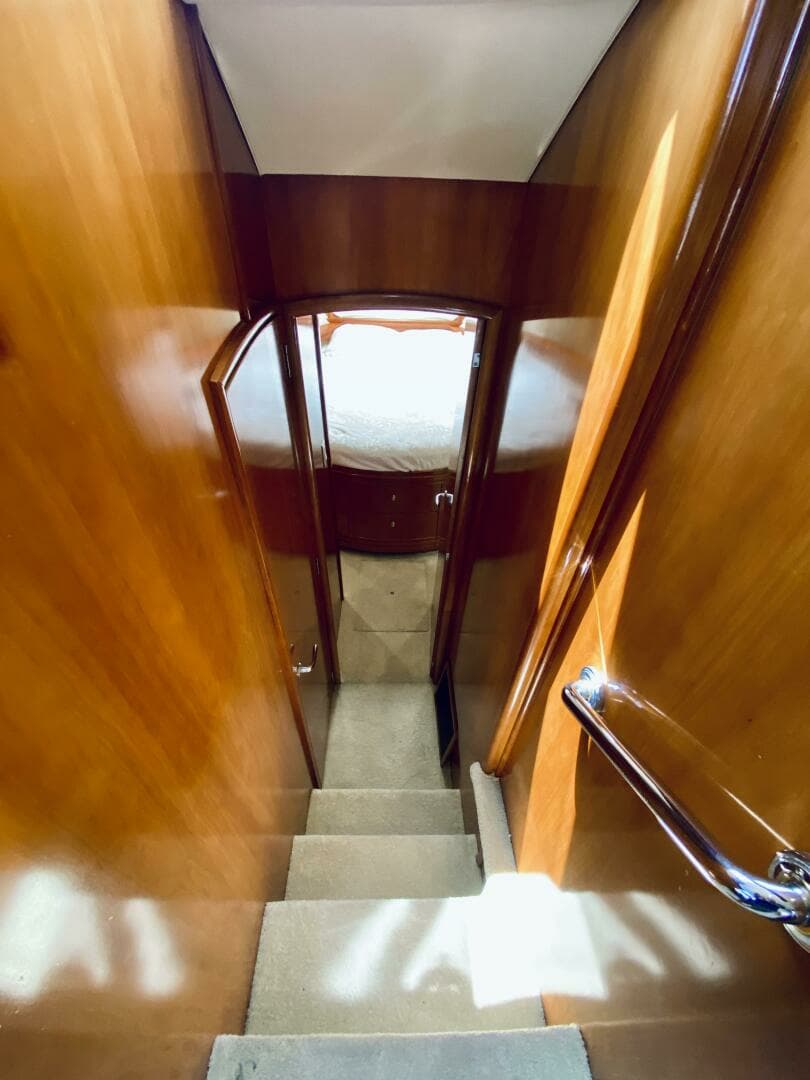2000 Carver 506 Motor Yacht - Image 29
