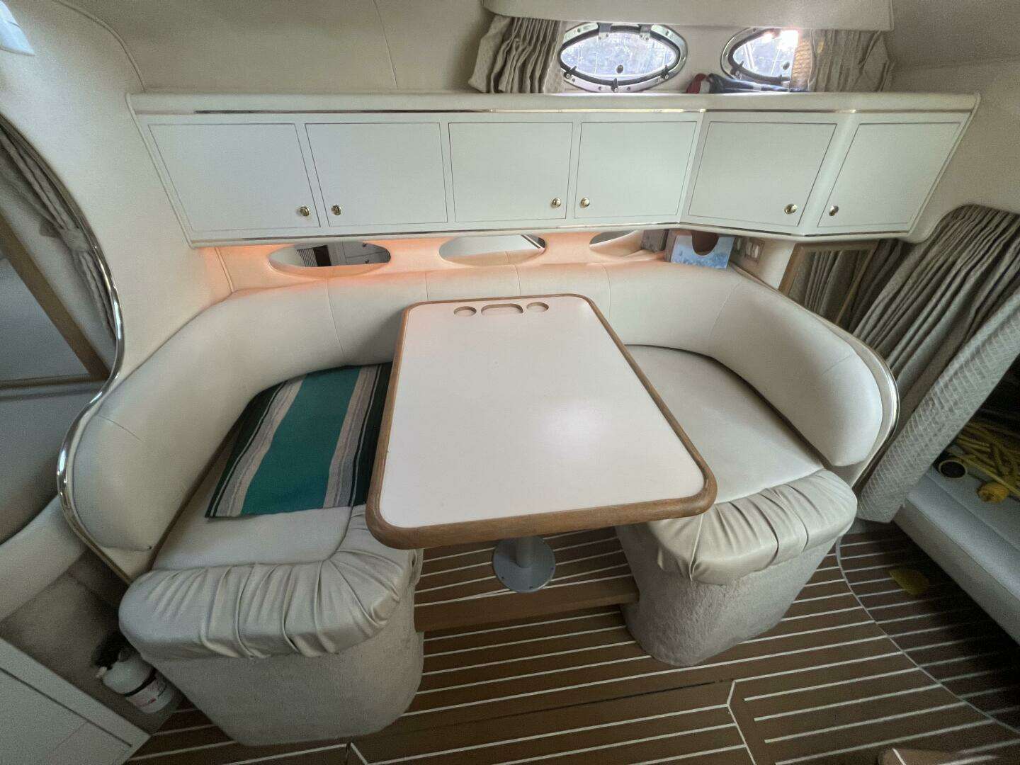 1999 Sea Ray 310 Sundancer - Image 6