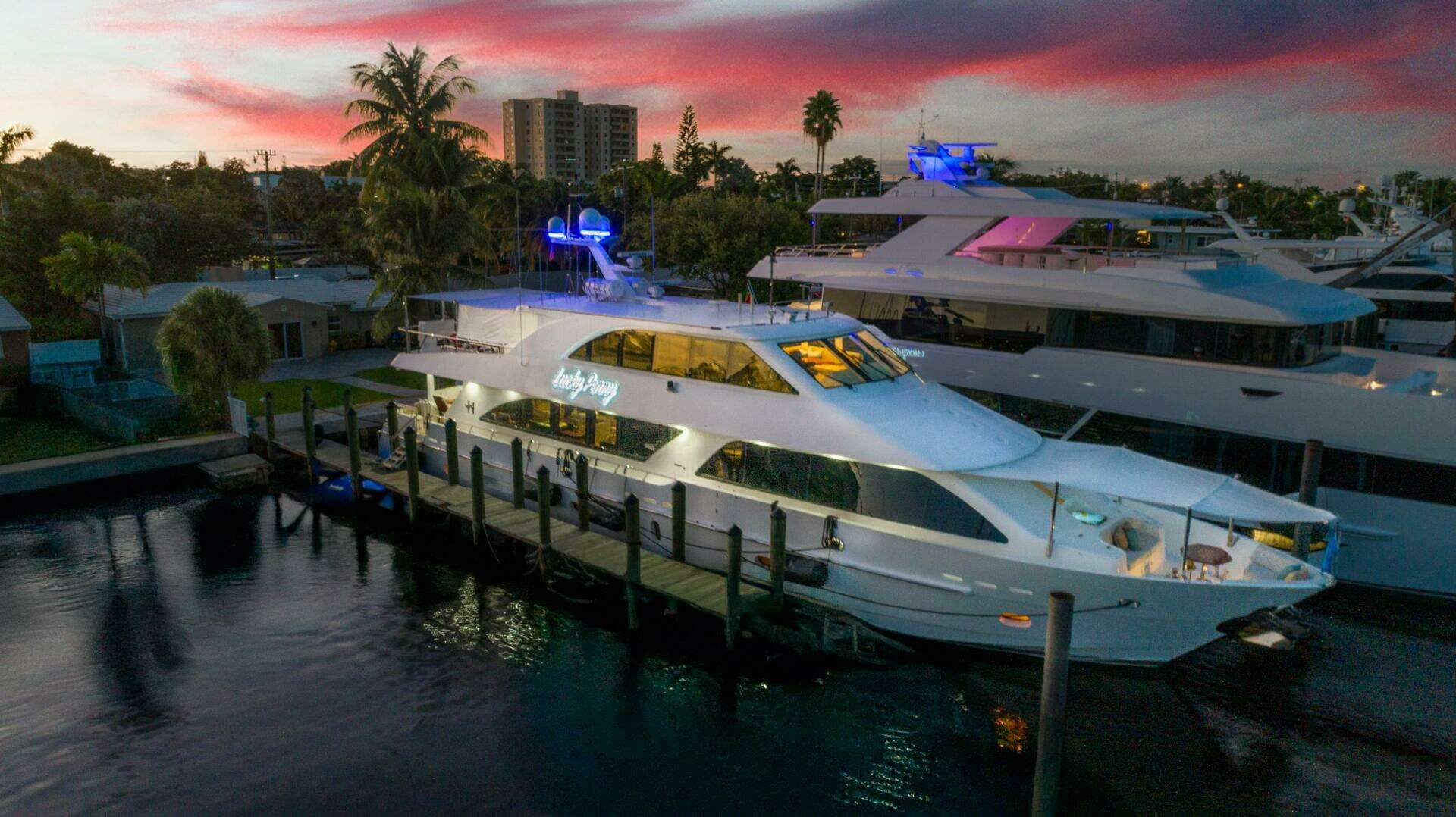 2014 Hargrave Sky Lounge - Image 4
