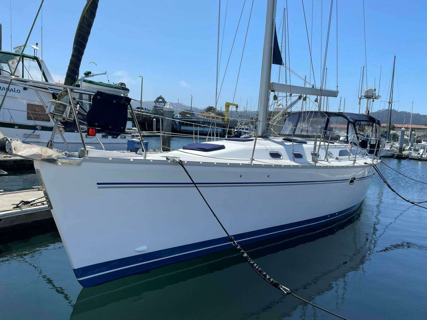 2005 Catalina 470 - Image 2