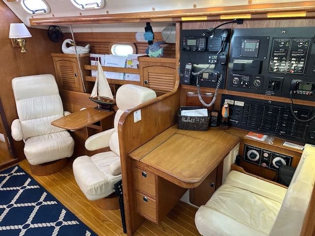 2000 Catalina 470 - 44