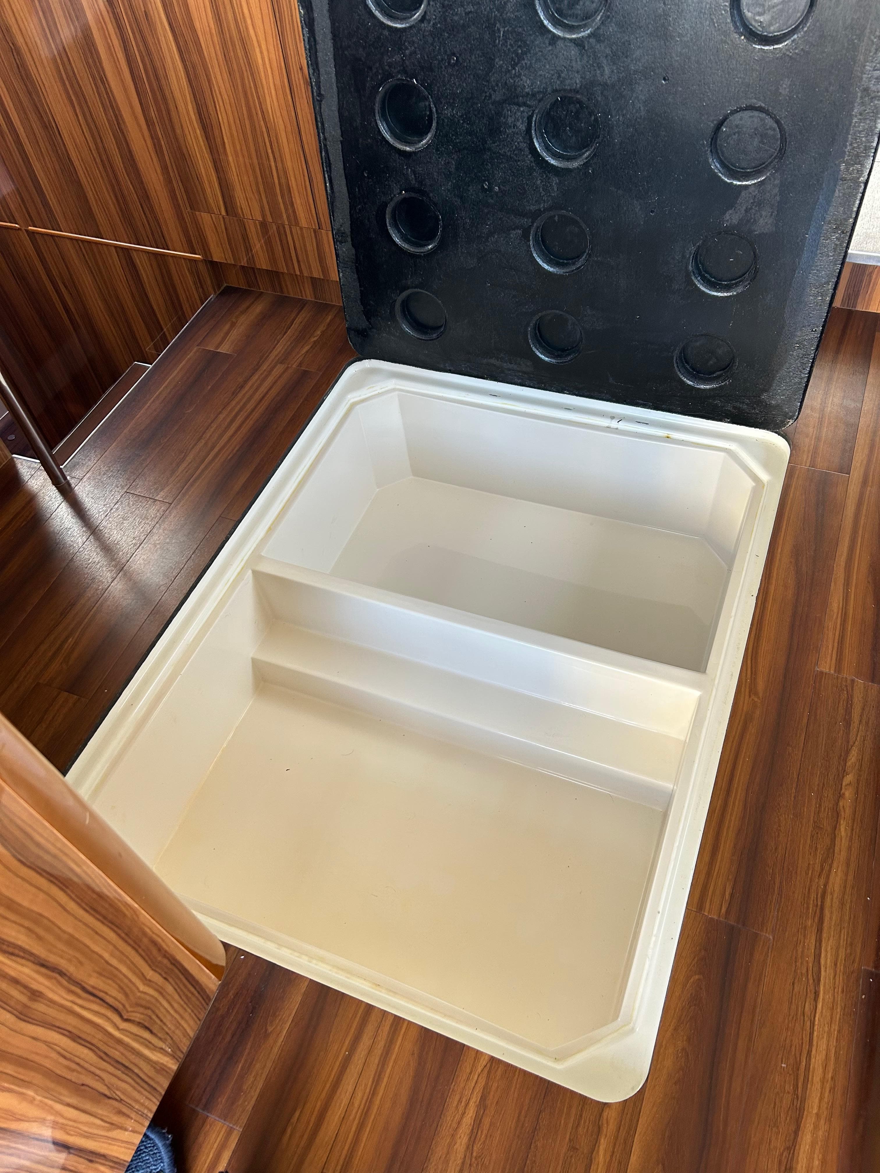 Galley Dry Storage