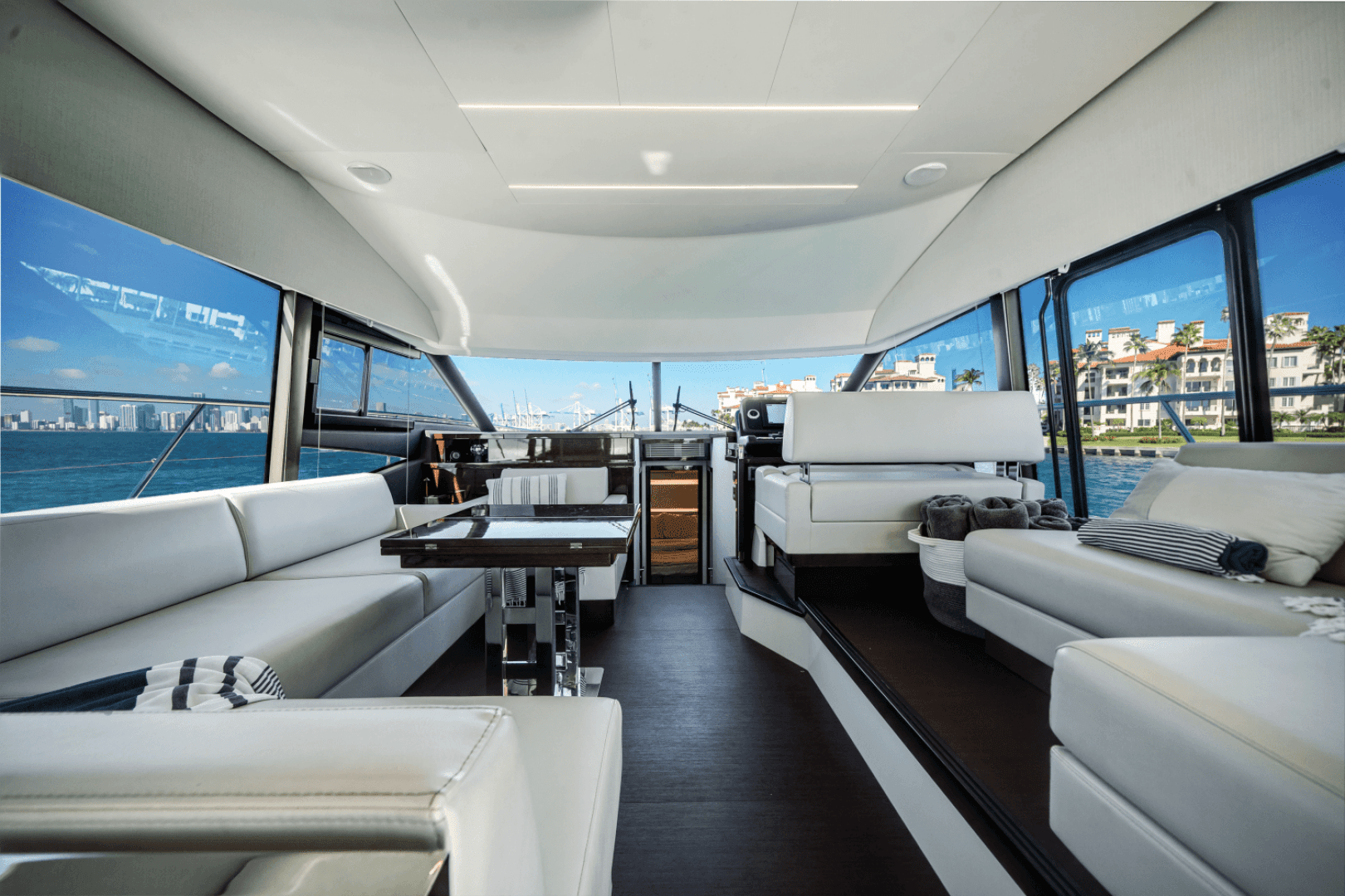 2020 Prestige 520 FLYBRIDGE - Image 32
