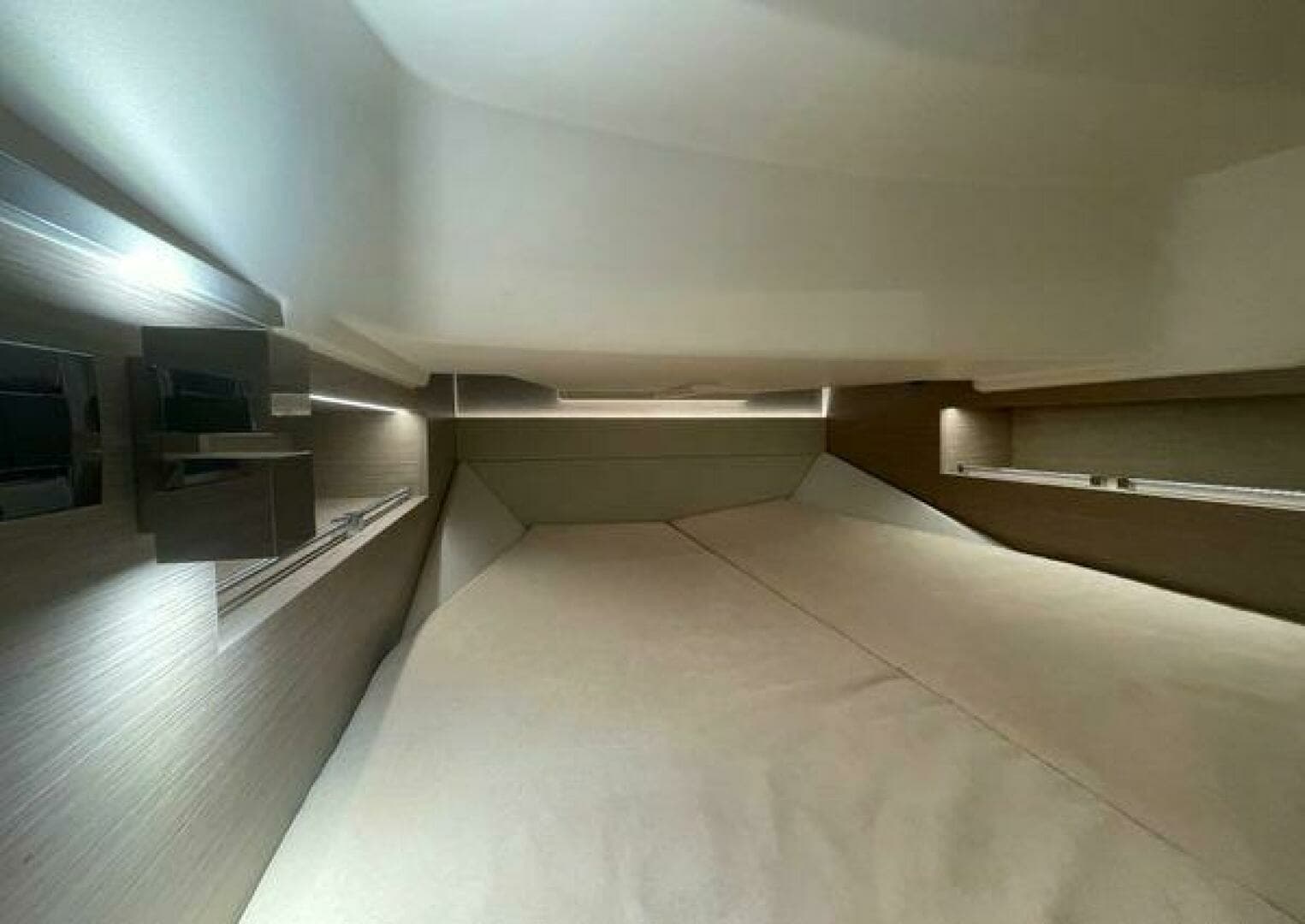 2023 Fjord 38 xpress - Image 12