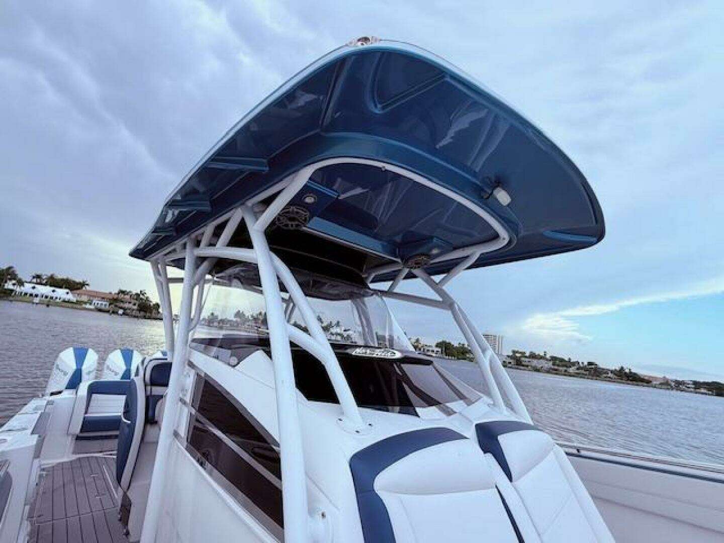 2022 Nor-Tech 390 Sport Center Console - Image 31