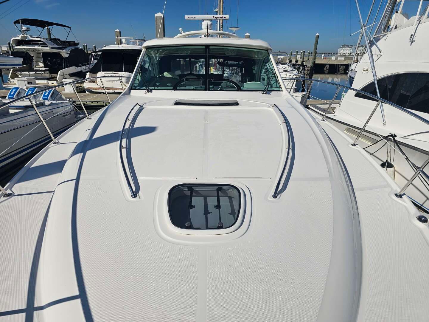 2012 Sea Ray 50 SUNDANCER - Image 9