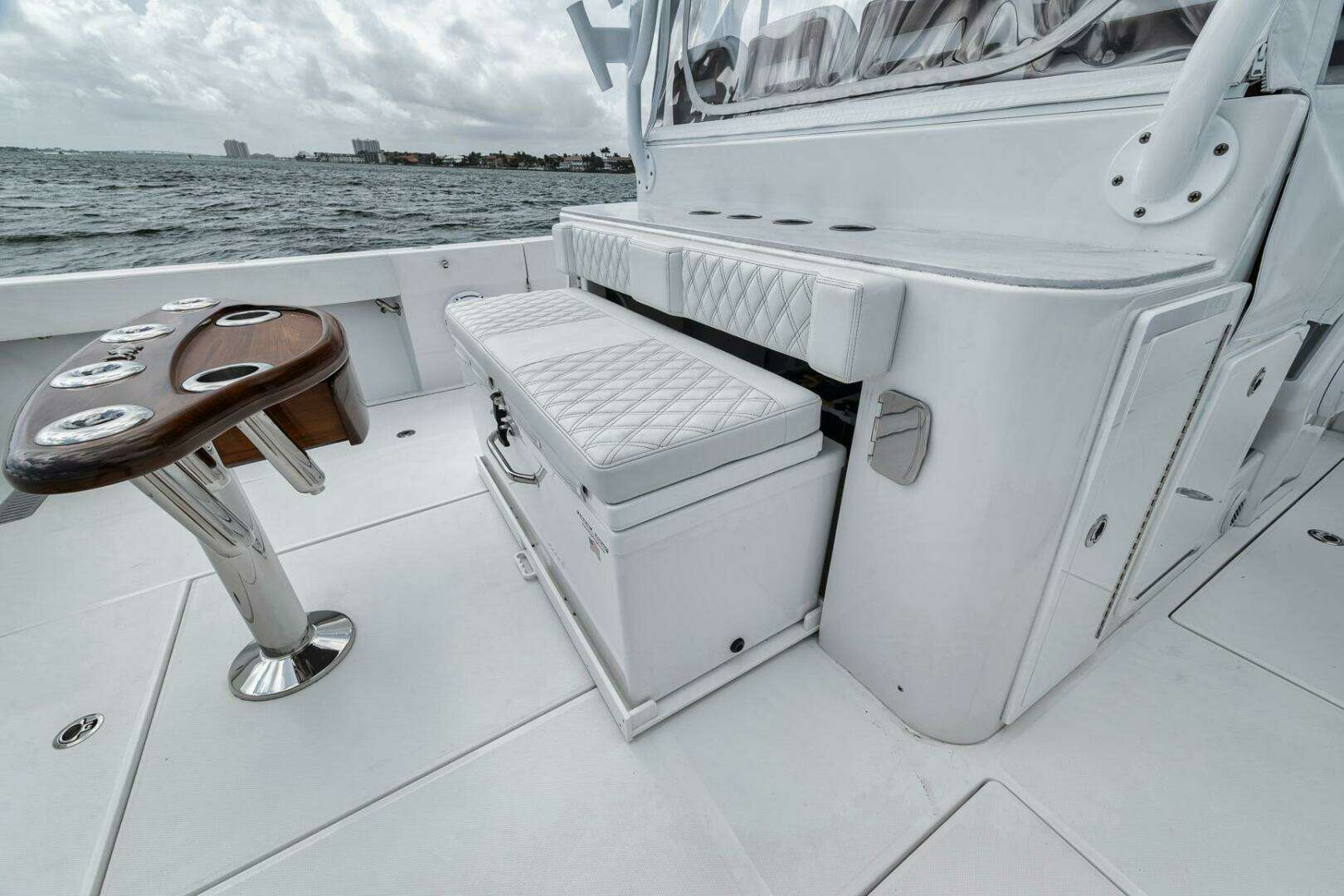 2024 Front Runner 47 CC - Image 41