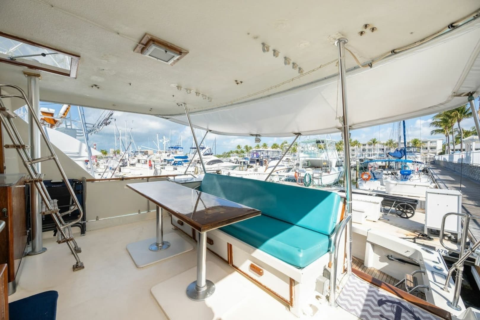 1979 Hatteras Yacht Fish - Image 14