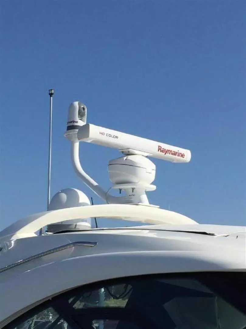 2013 Sea Ray Sundancer - Image 11