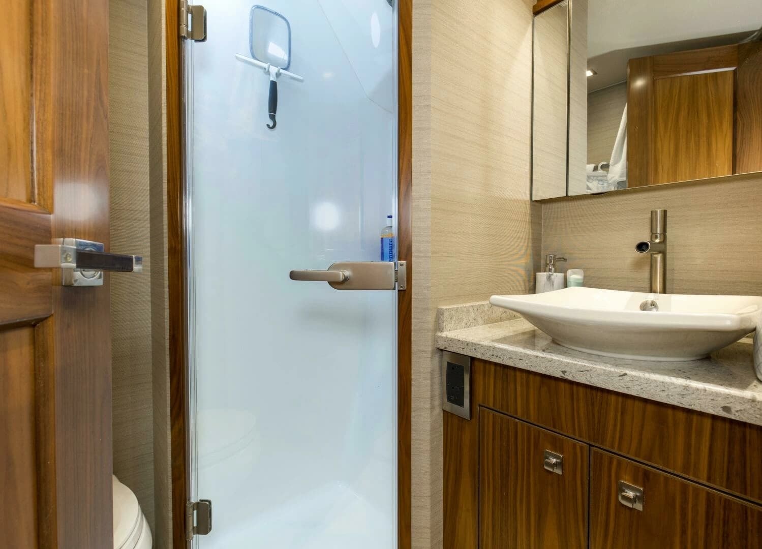 2016 Viking 92 Enclosed Bridge - Image 39
