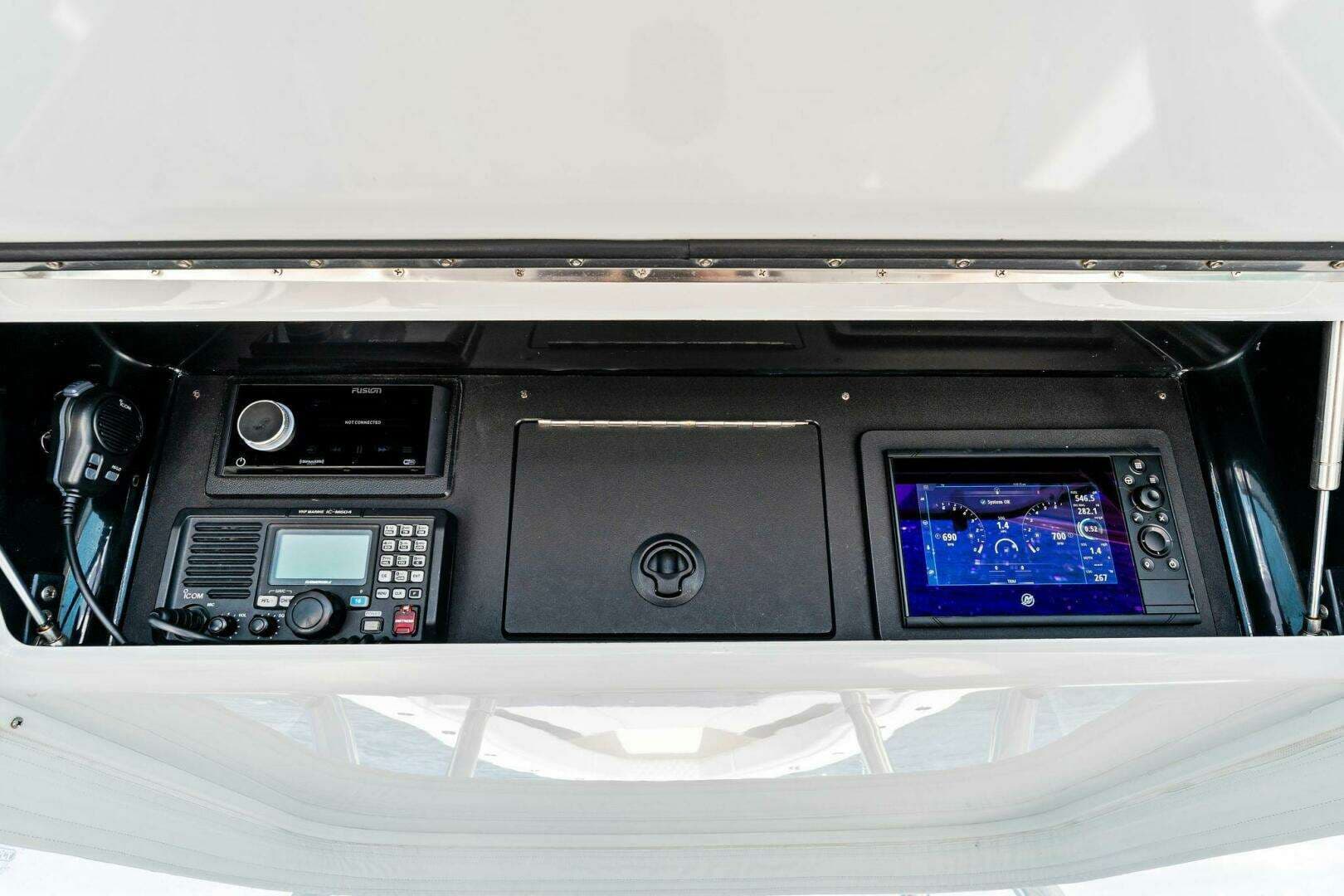 2015 Bahama 41 - Image 43
