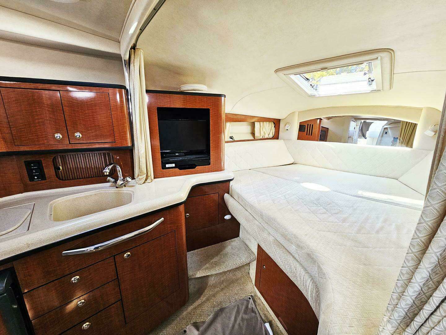 2004 Sea Ray 300 Sundancer - Image 15