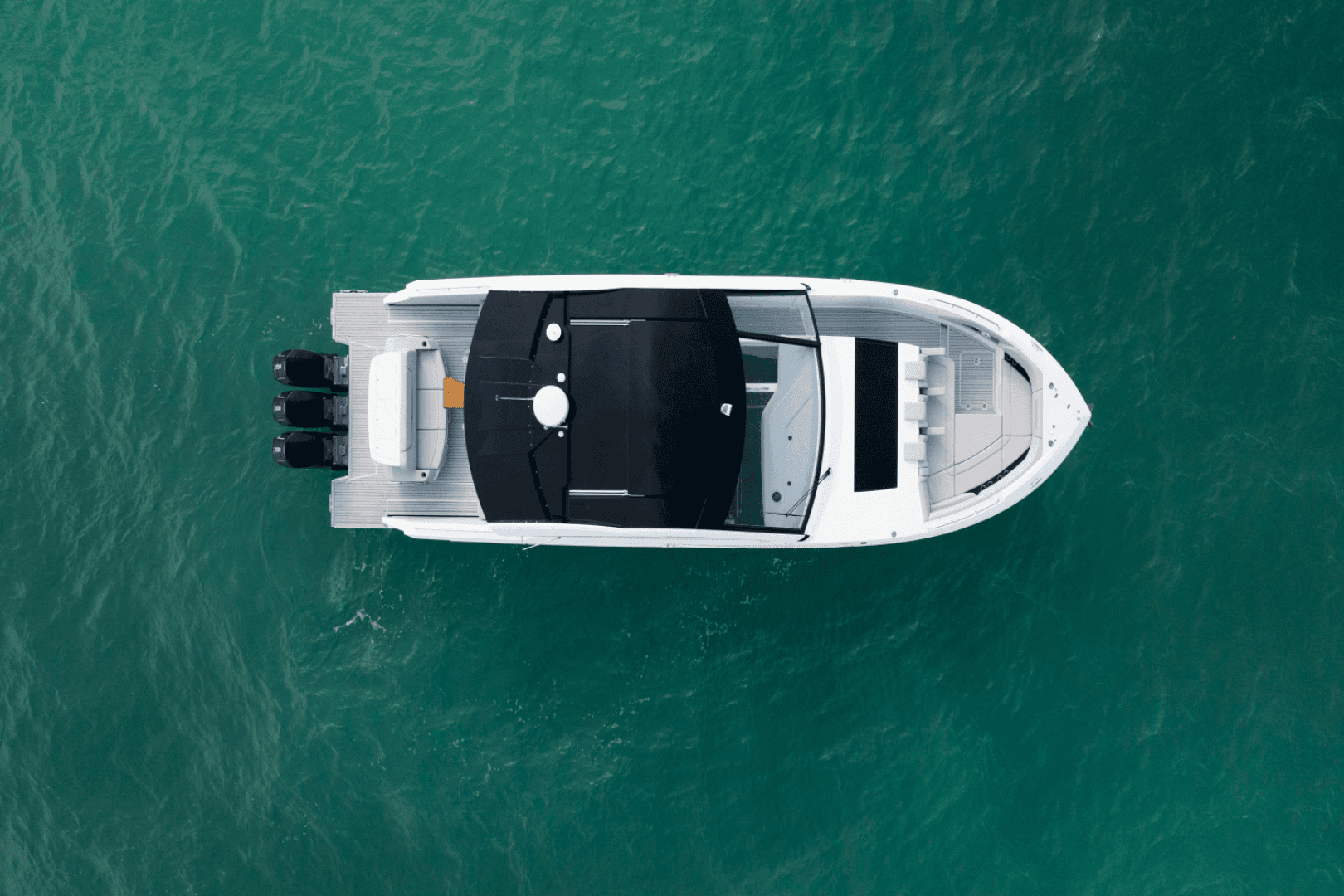 2026 Cruisers Yachts 50GLS OB - Image 17