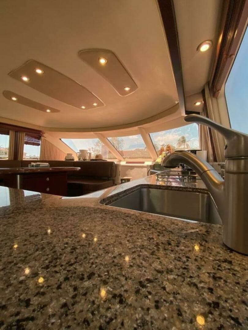 2006 Sea Ray 58 Sedan Bridge - Image 34
