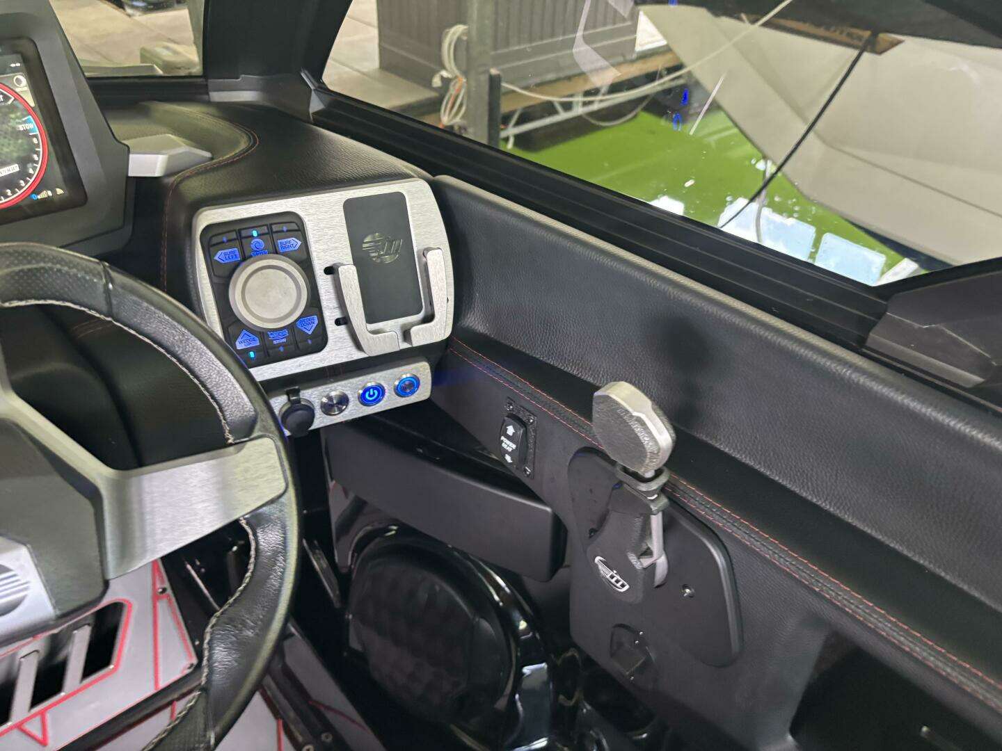 2022 Malibu 23 LSV - Image 69