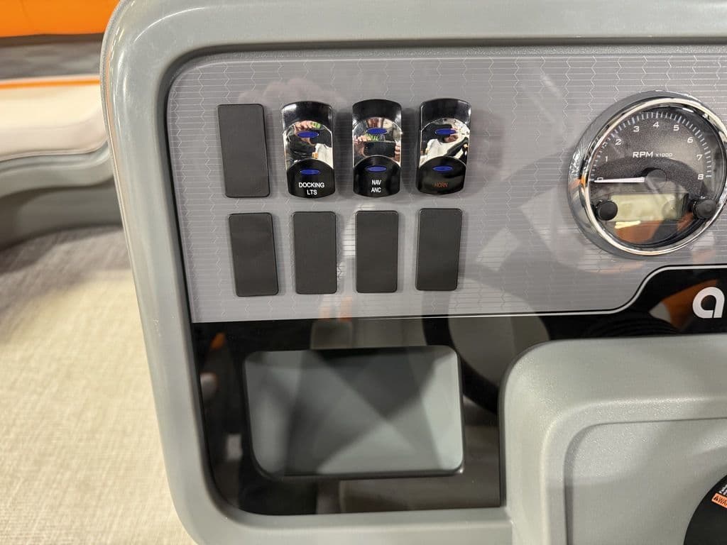 2025 Tahoe Aura 90HP 2185 Quad Lounge - 14