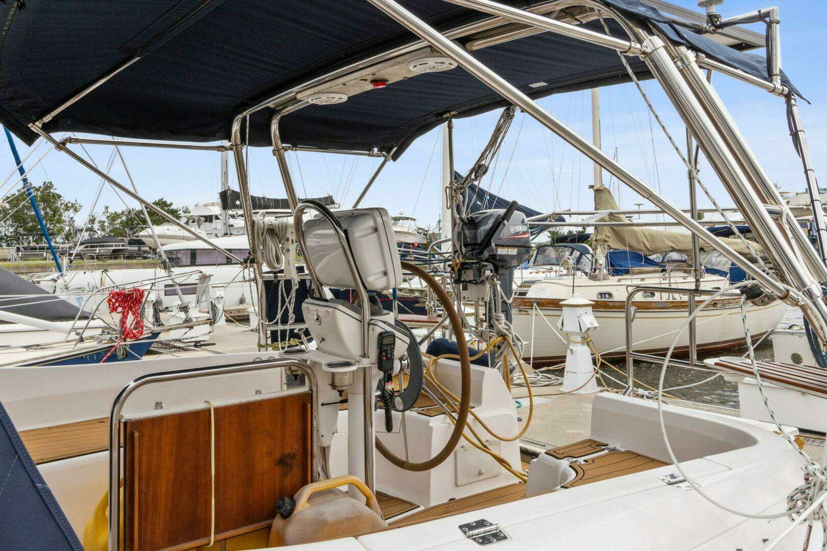 2003 Hunter 356 - Image 13
