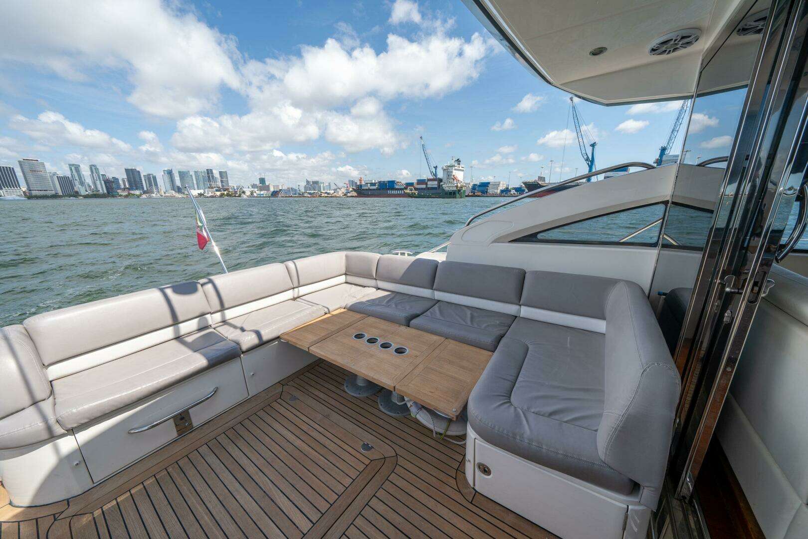 2012 Princess V52 - Image 10