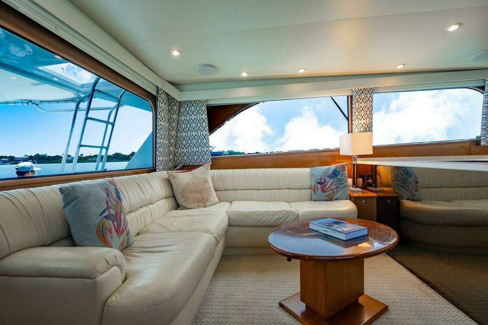 1999 Viking 55 Convertible - Image 92