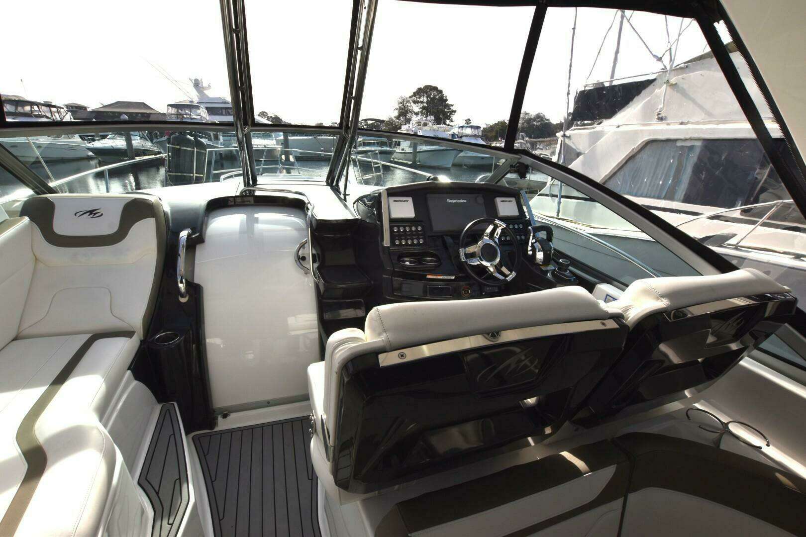 2017 Monterey 355 Sport Yacht - Image 10