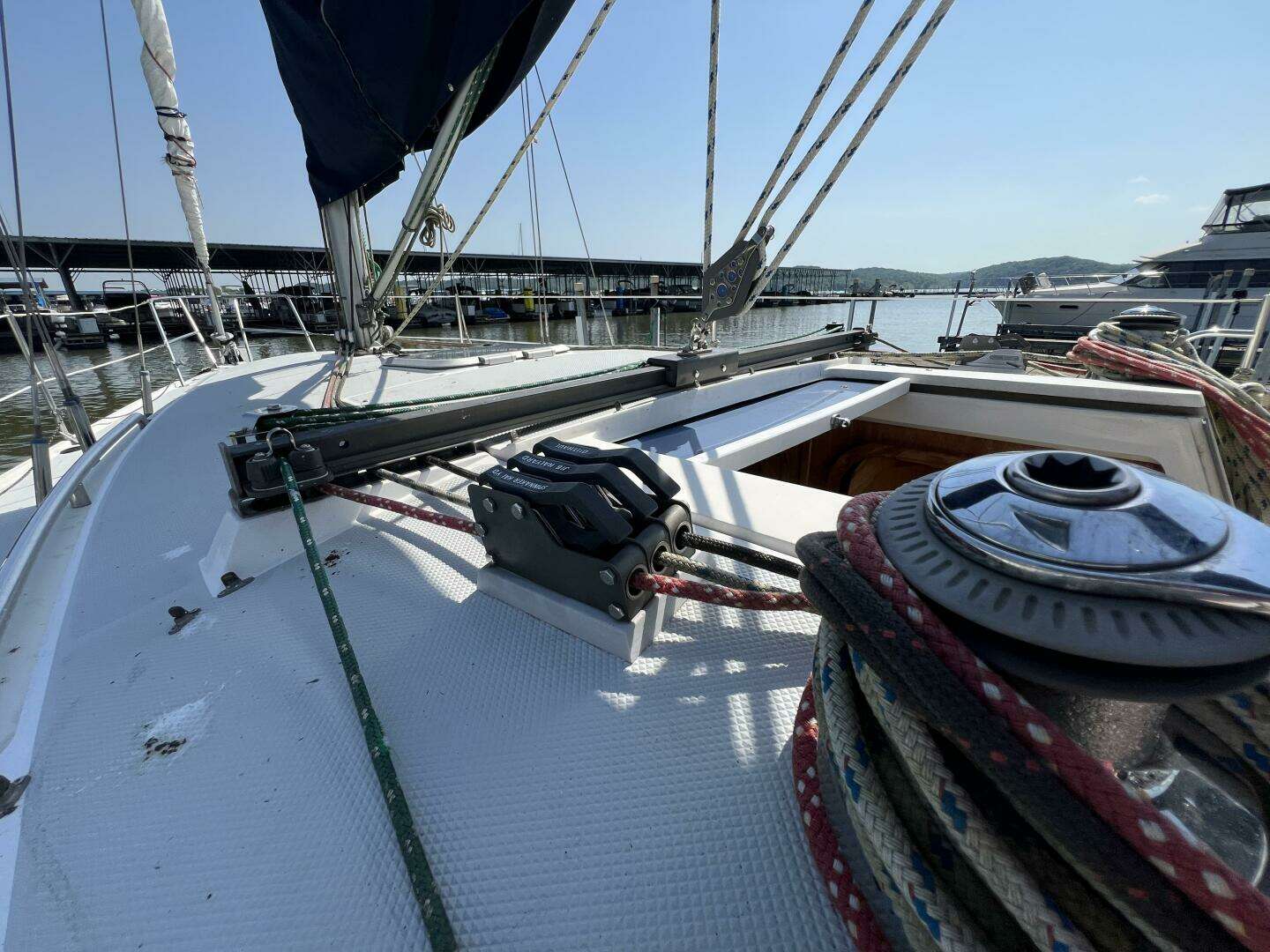1994 Catalina 320 - Image 22